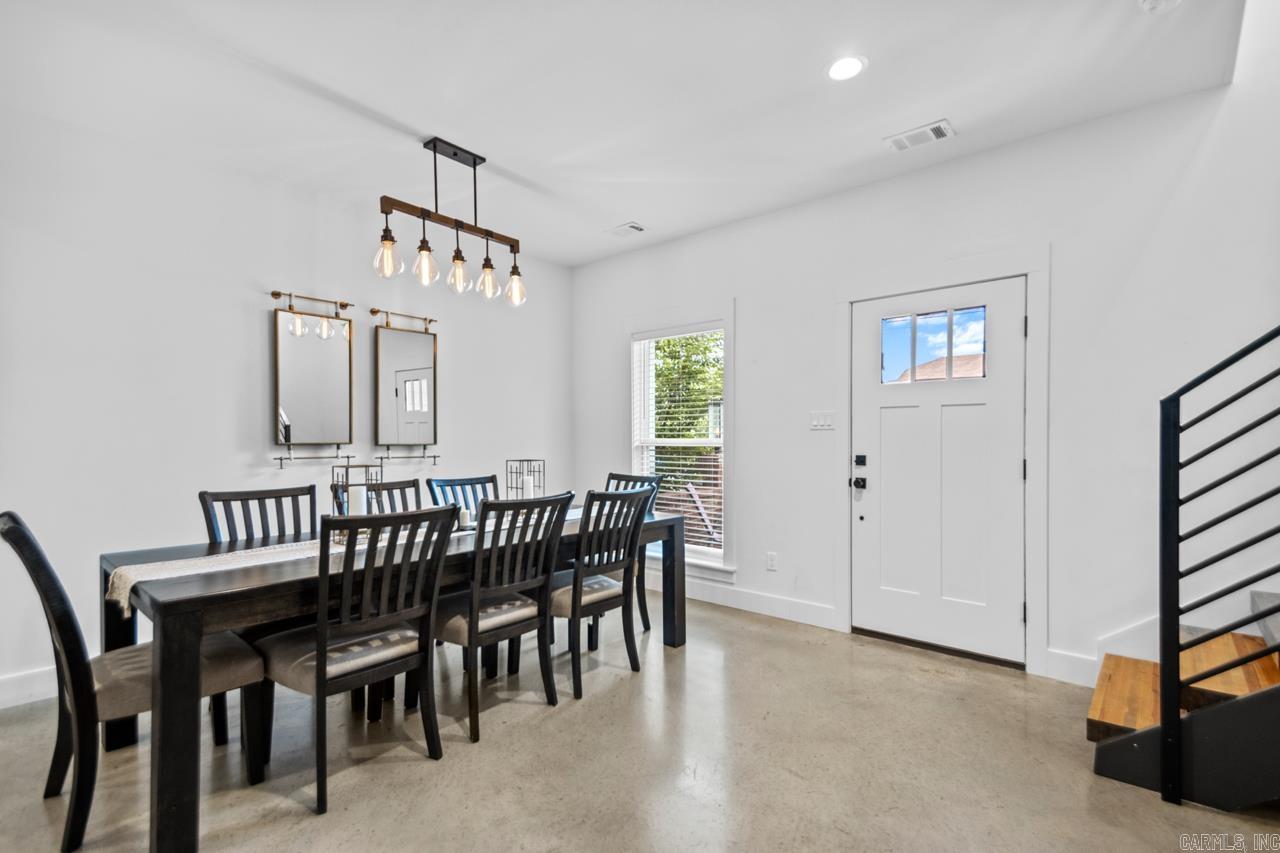 305 W Cross  Benton, AR
