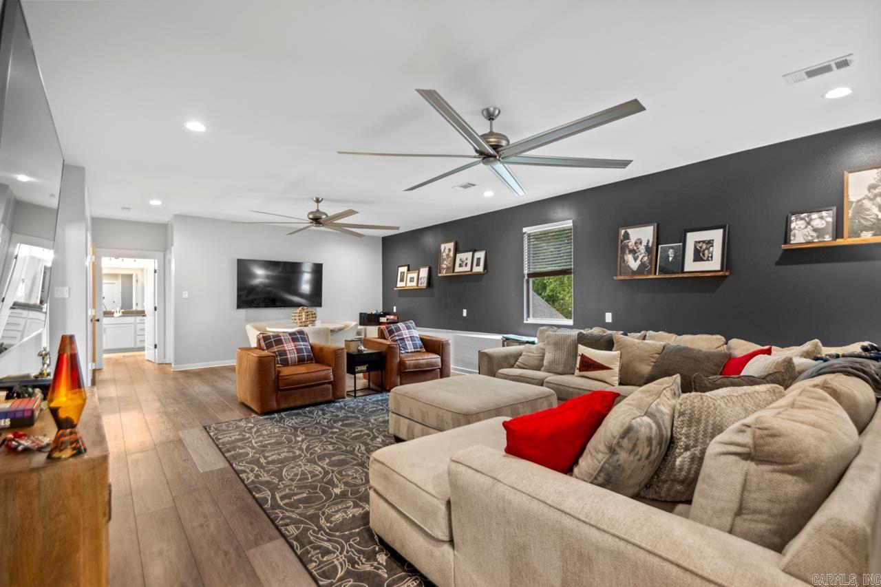 305 W Cross  Benton, AR