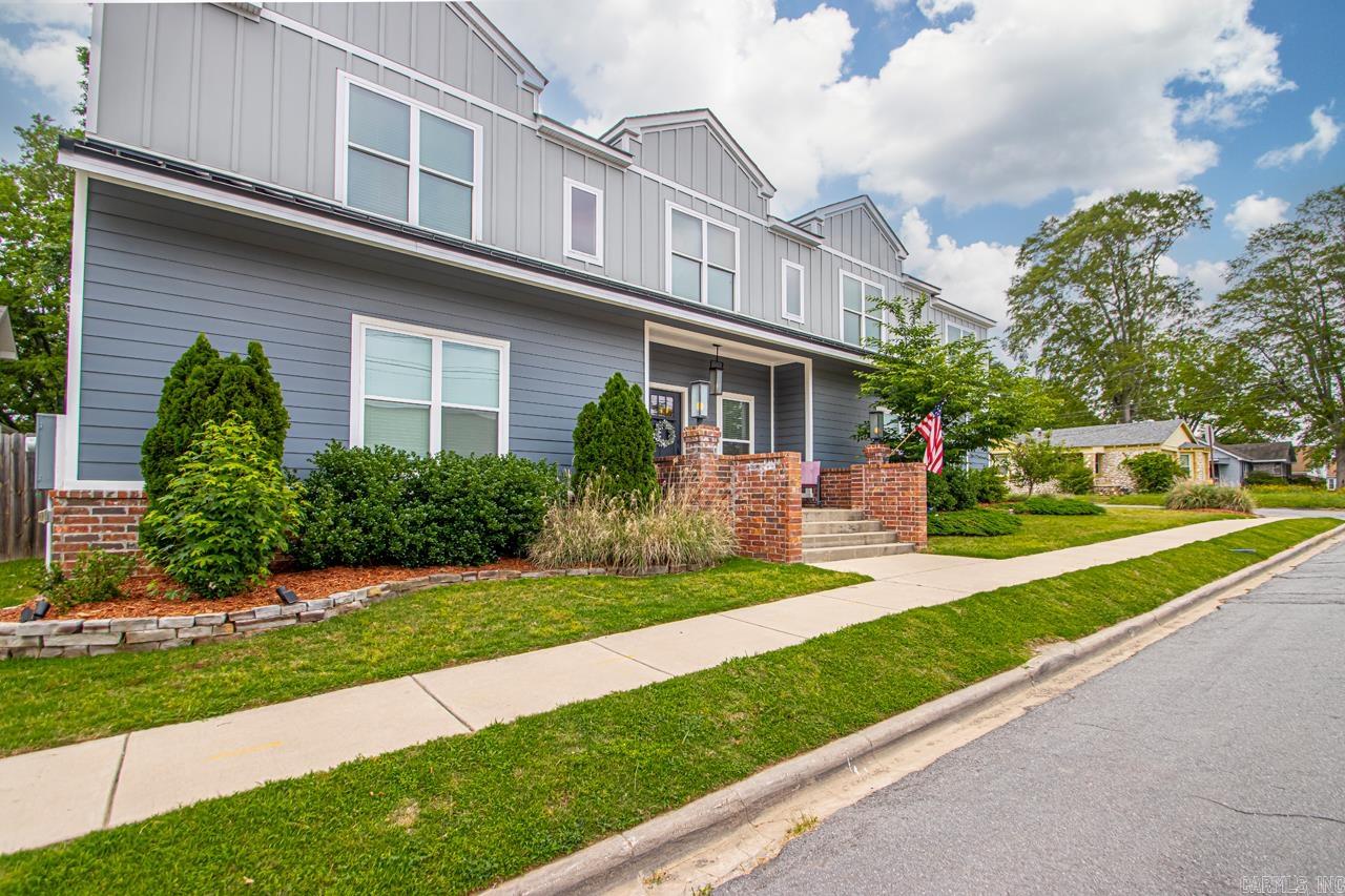 305 W Cross  Benton, AR
