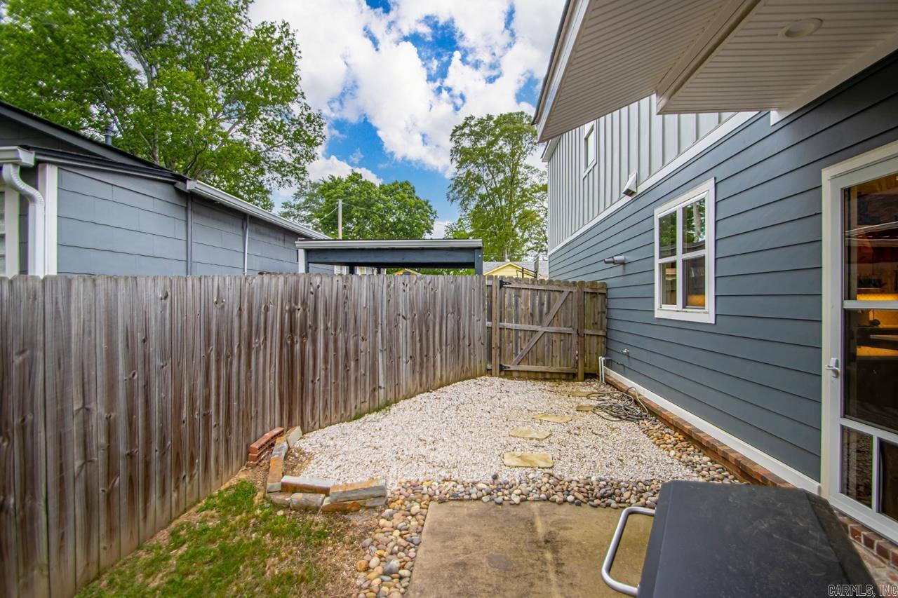 305 W Cross  Benton, AR
