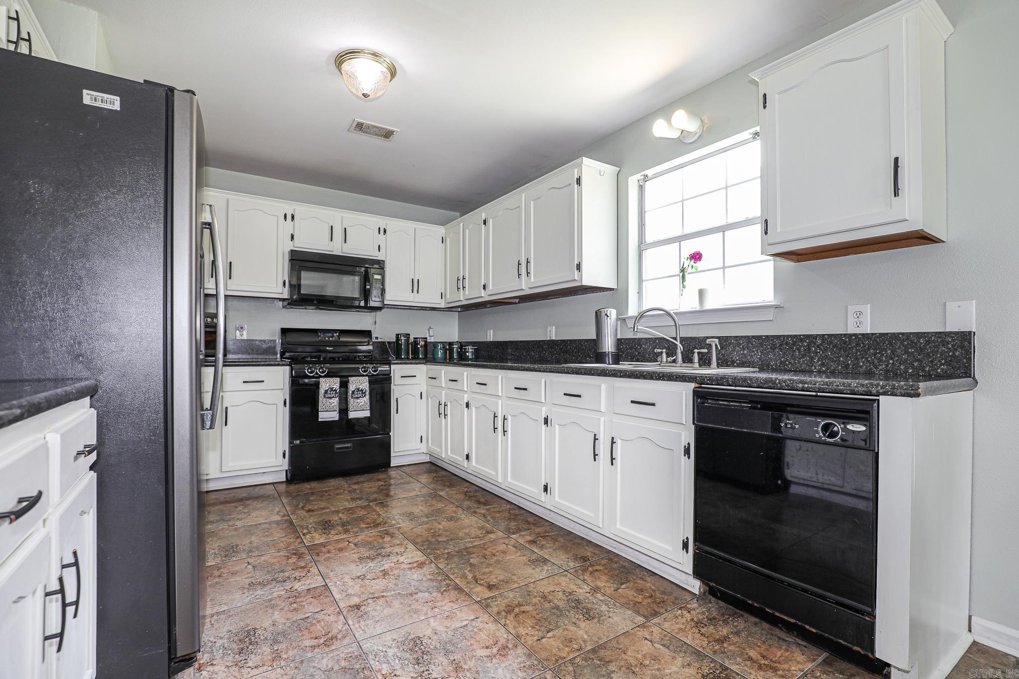 2203  Cedar Ridge  Benton, AR