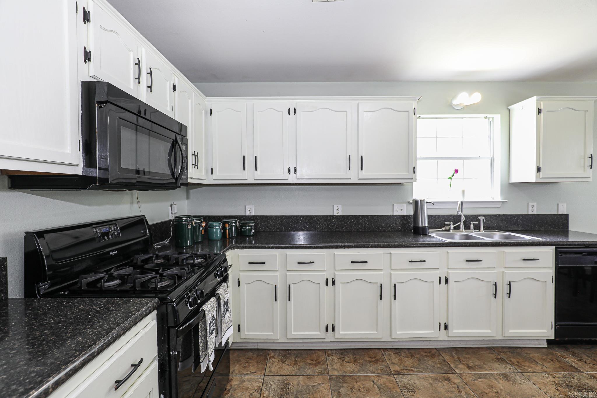 2203  Cedar Ridge  Benton, AR