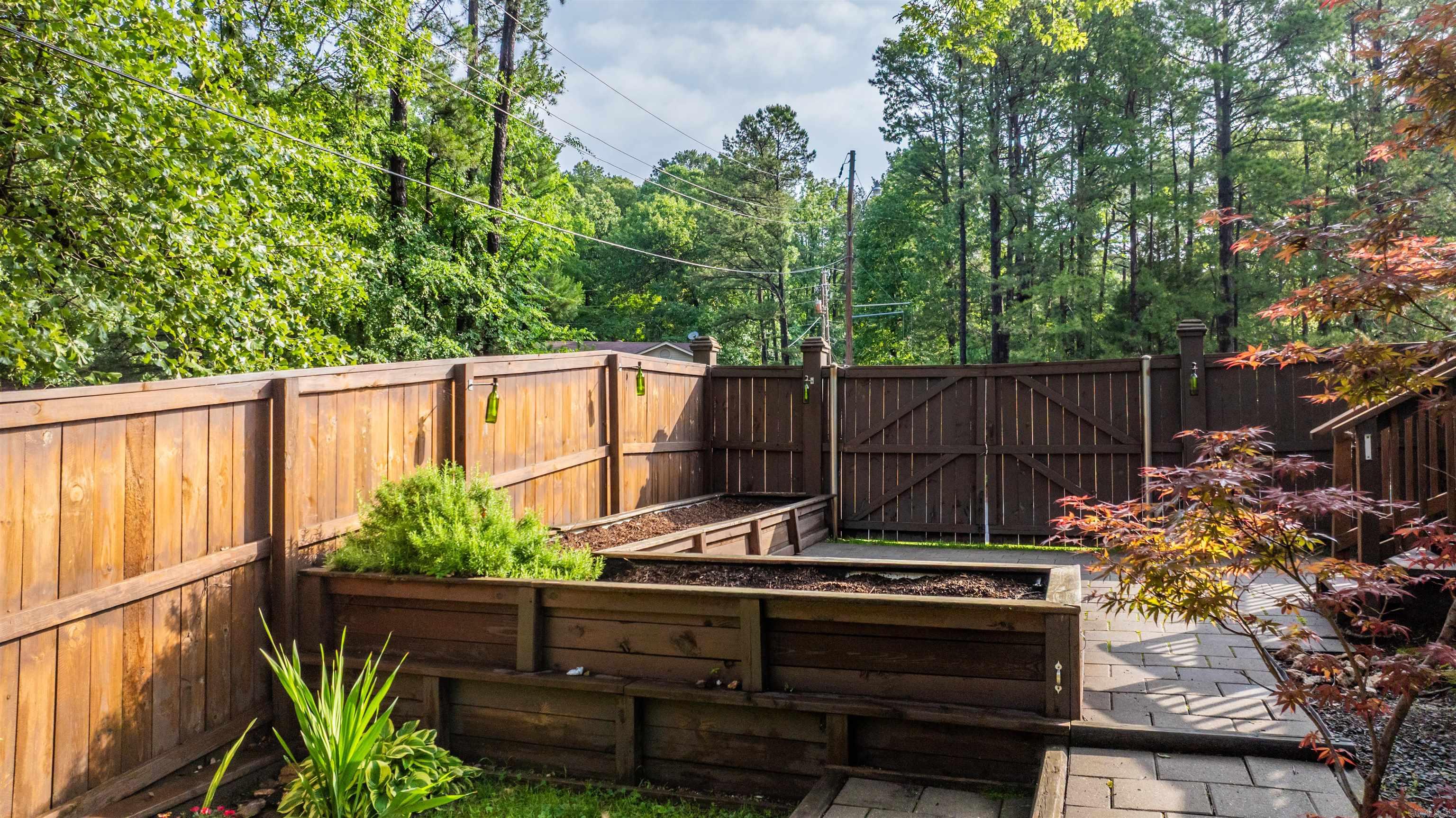 2102  Peach Tree  Little Rock, AR