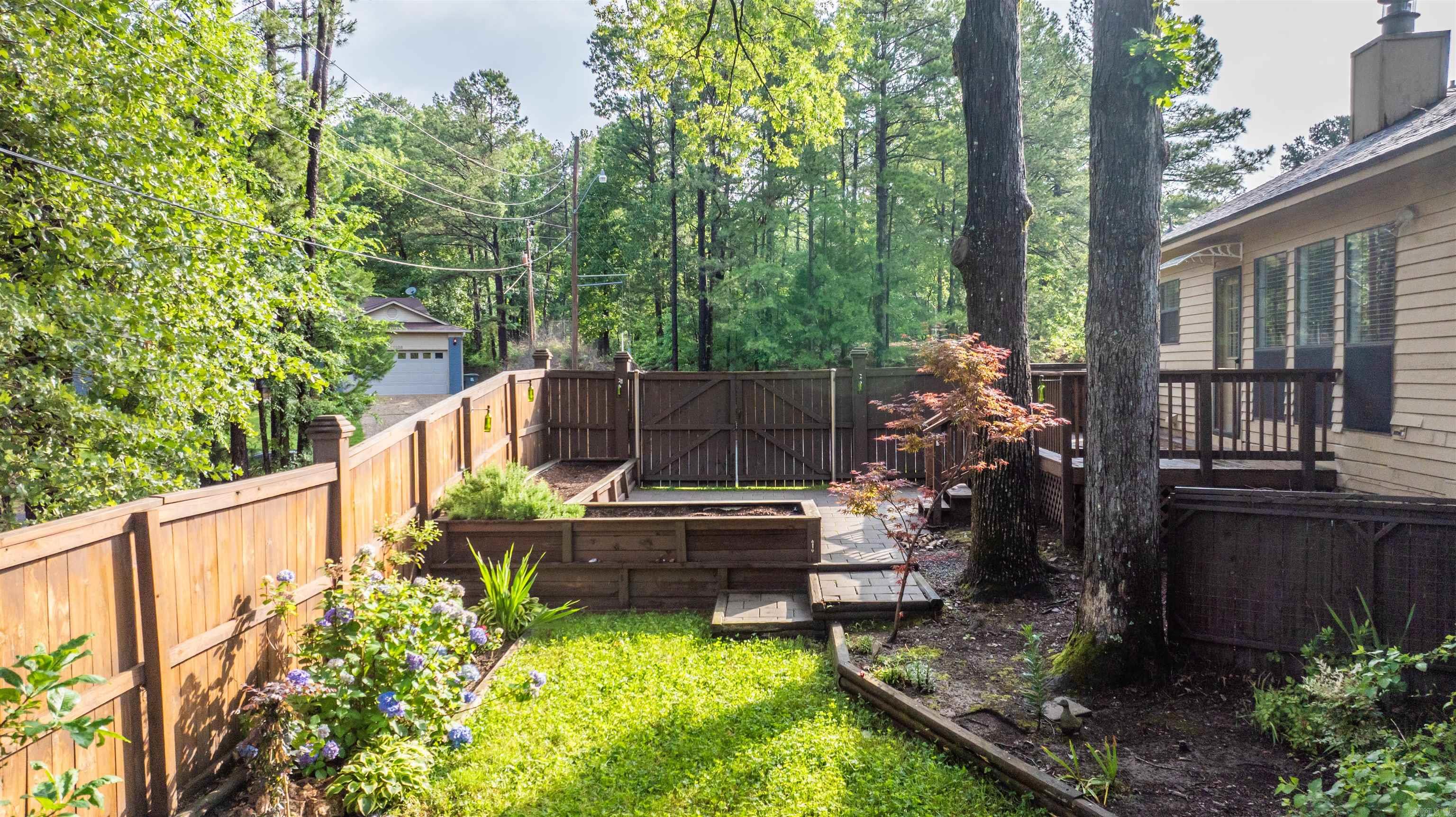 2102  Peach Tree  Little Rock, AR