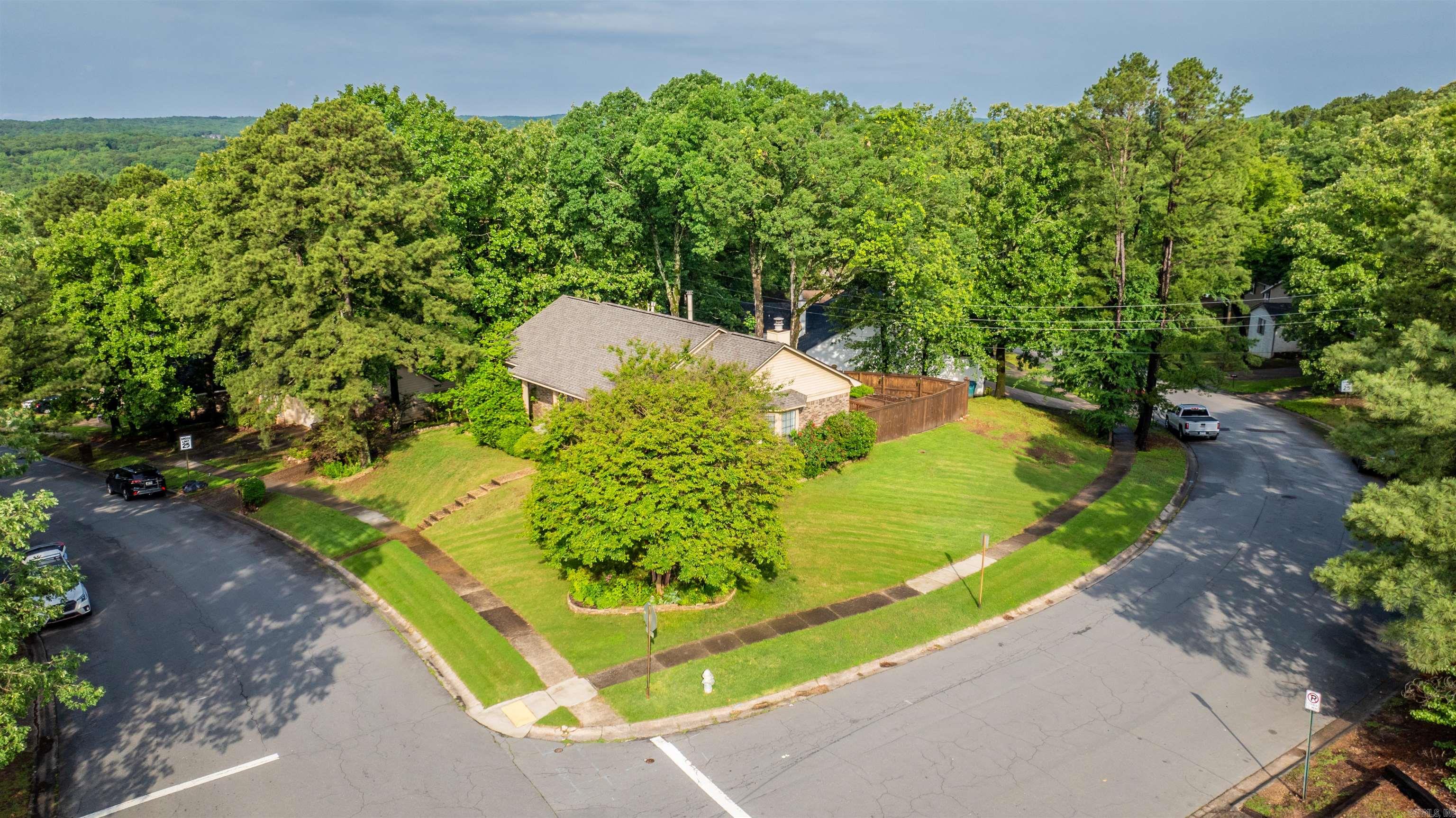 2102  Peach Tree  Little Rock, AR
