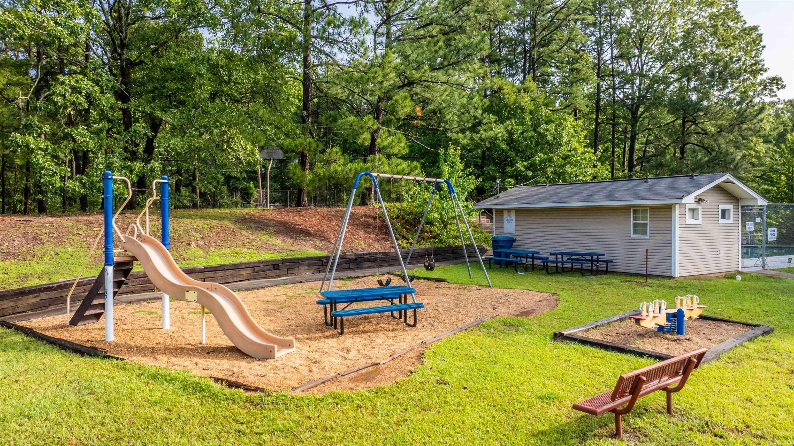 2102  Peach Tree  Little Rock, AR