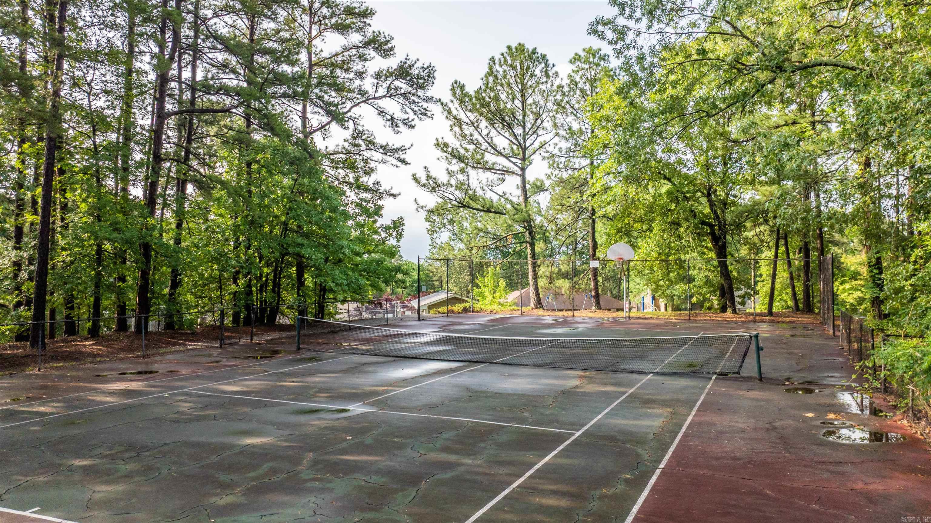 2102  Peach Tree  Little Rock, AR