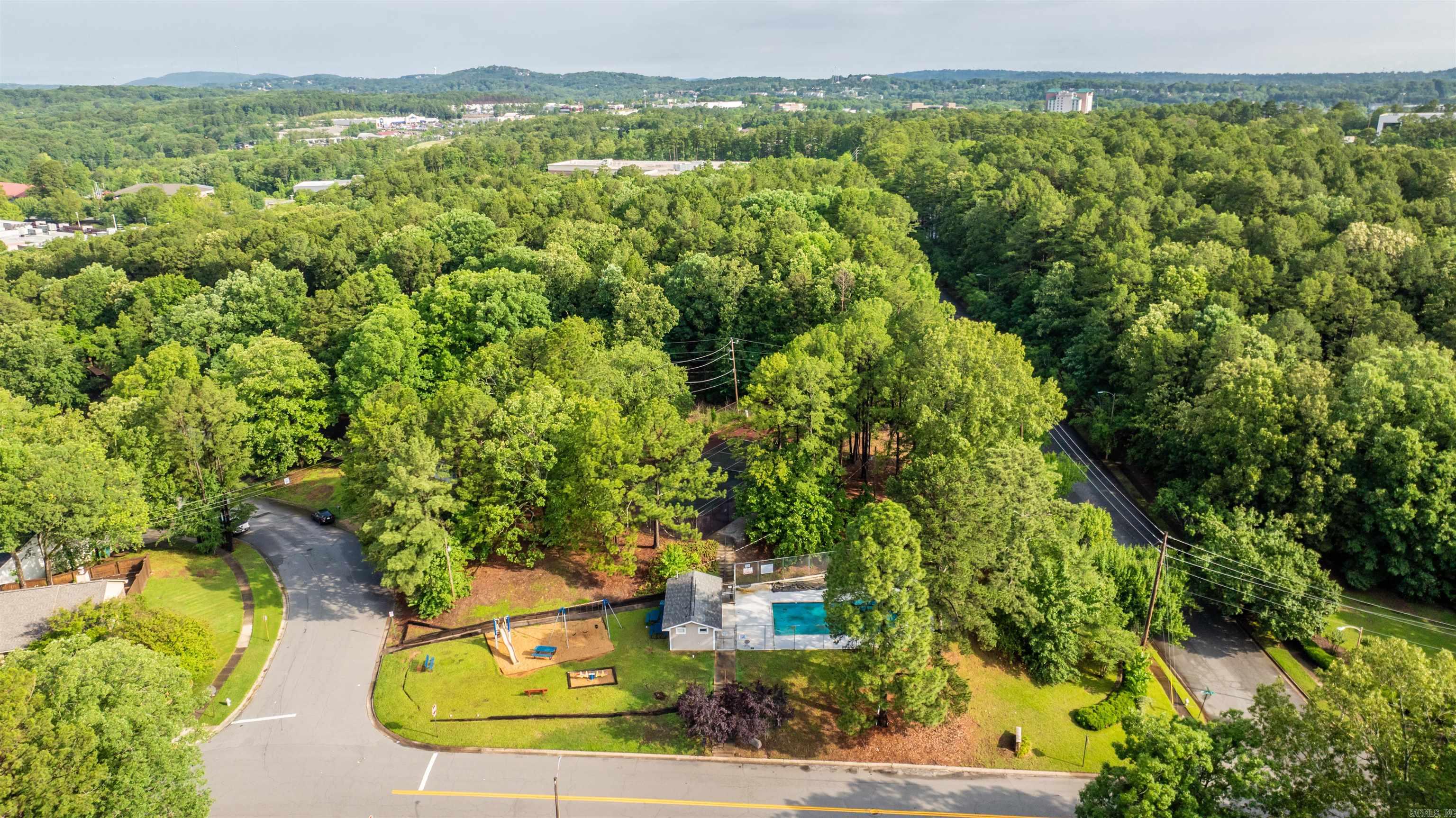 2102  Peach Tree  Little Rock, AR