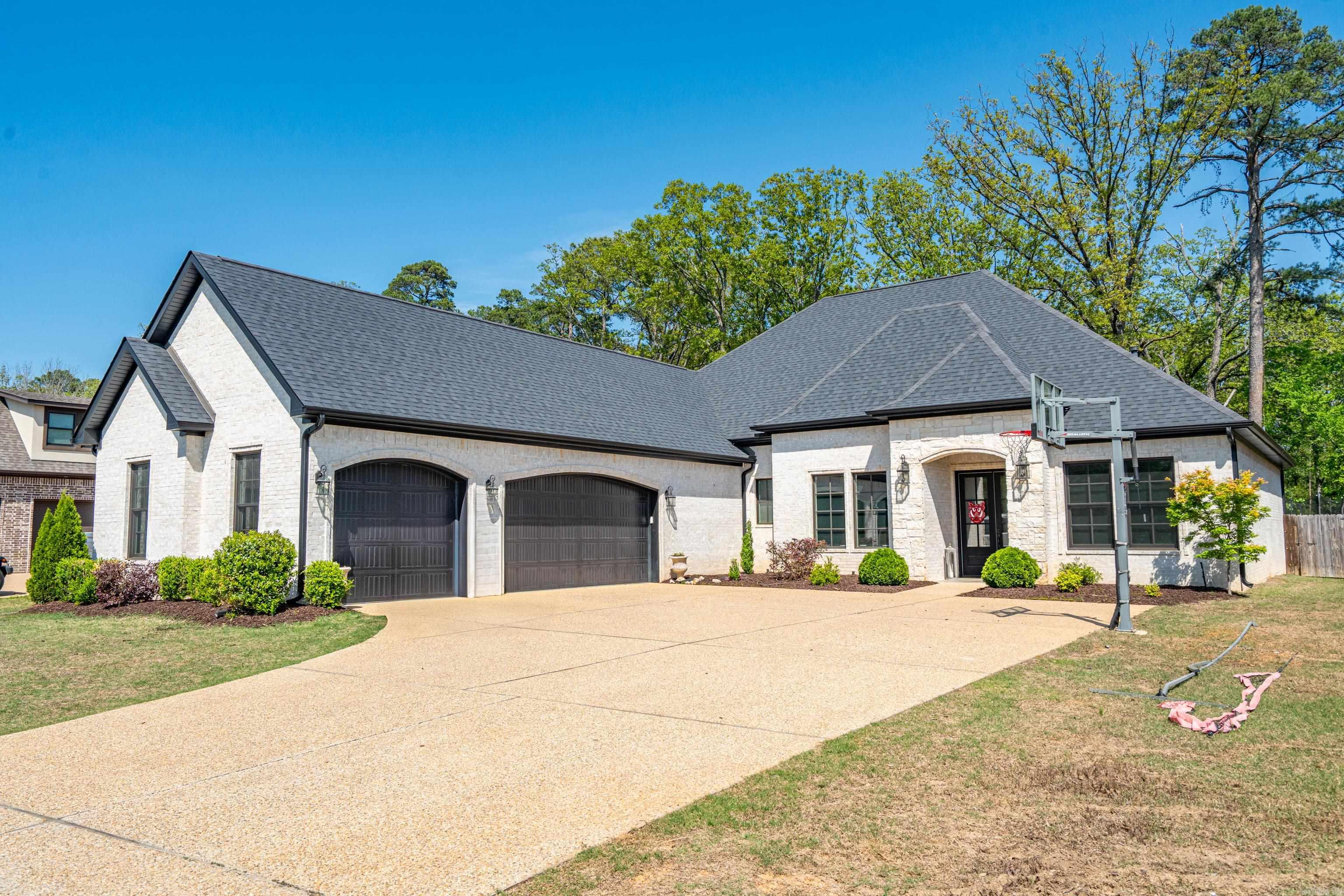 277  Arlington Park  Hot Springs, AR