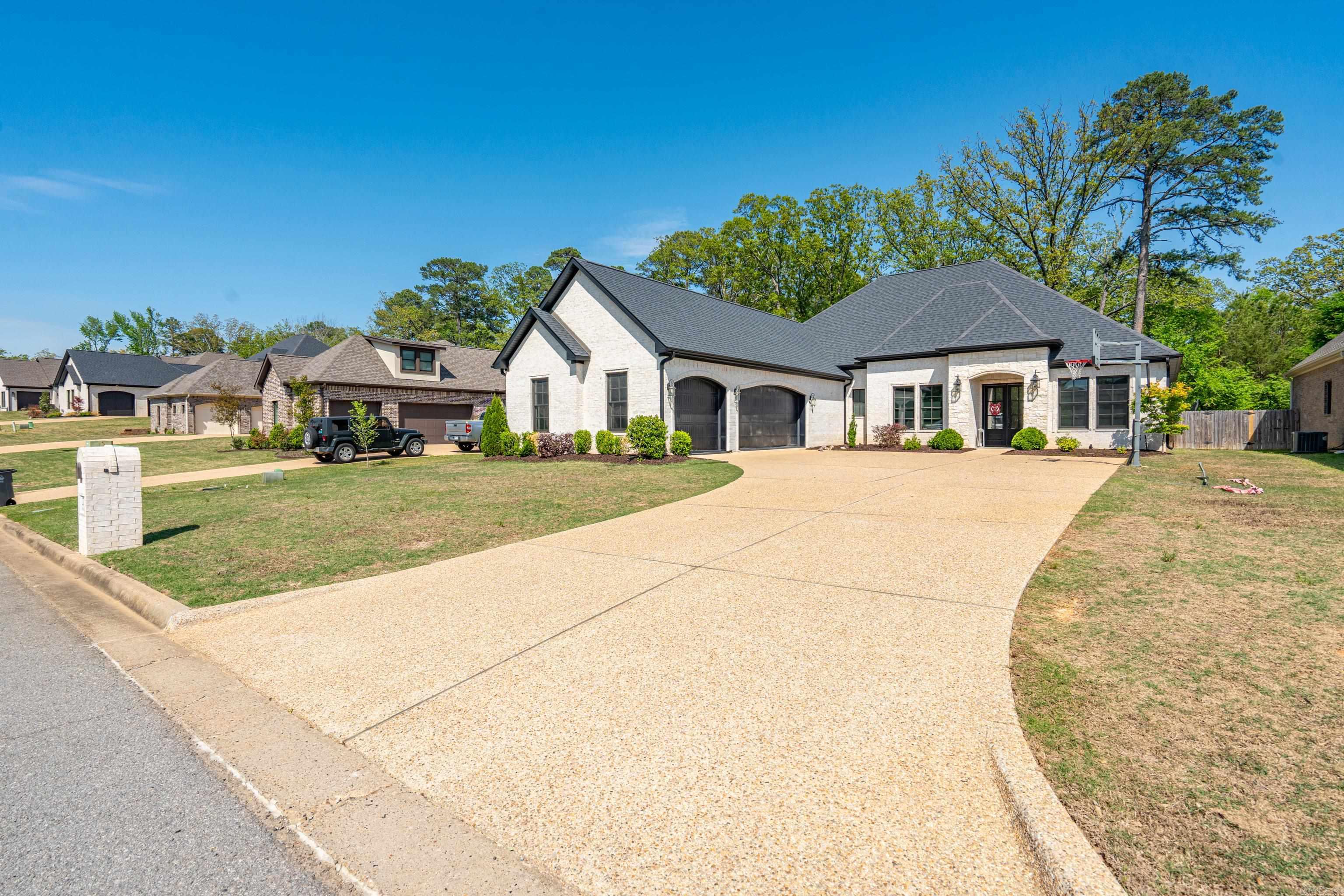 277  Arlington Park  Hot Springs, AR