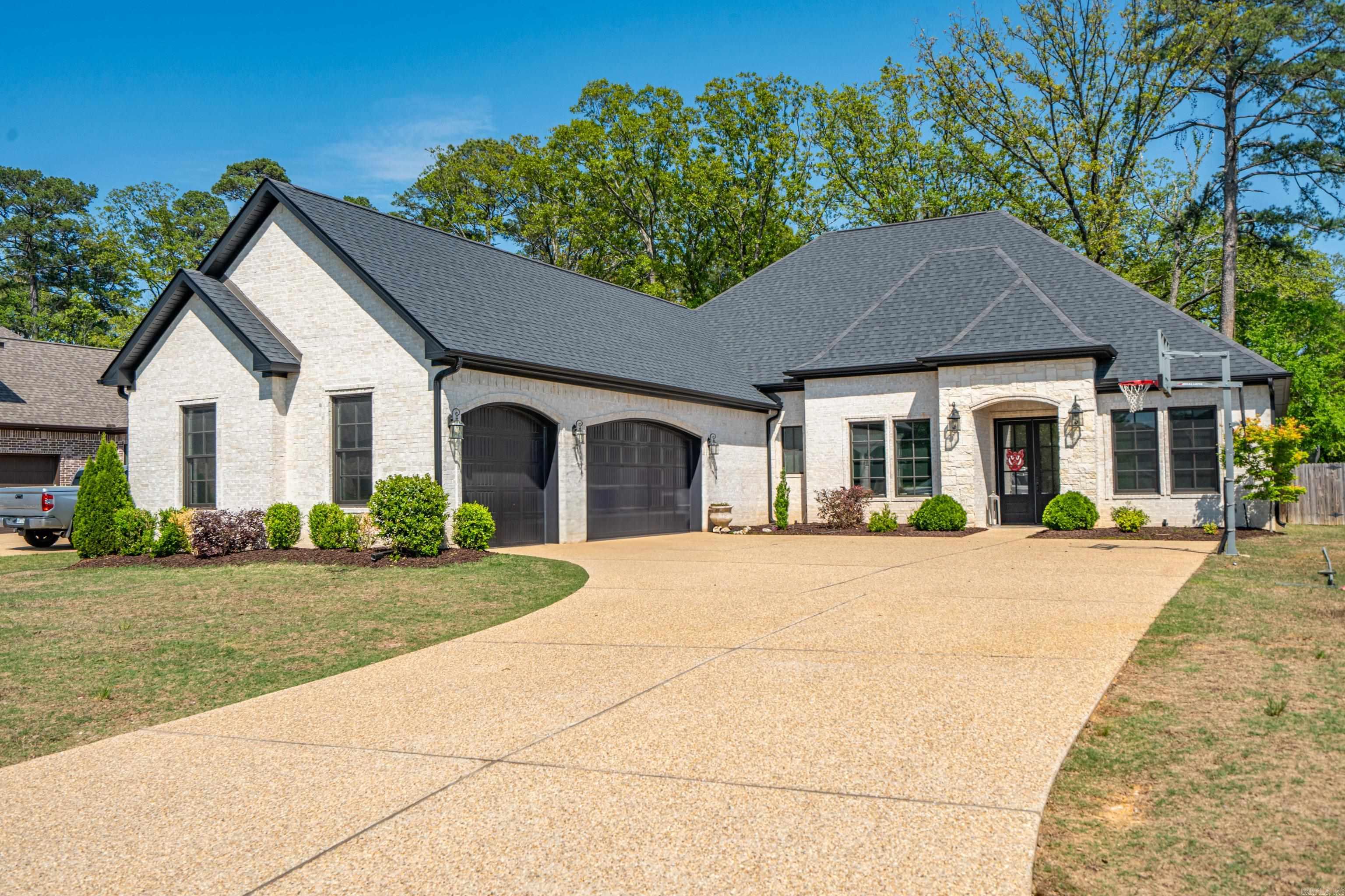 277  Arlington Park  Hot Springs, AR