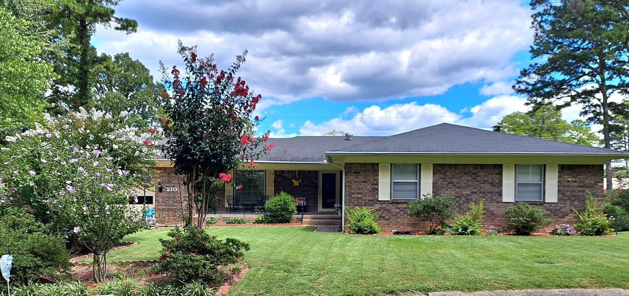 210  Mockingbird  Russellville, AR