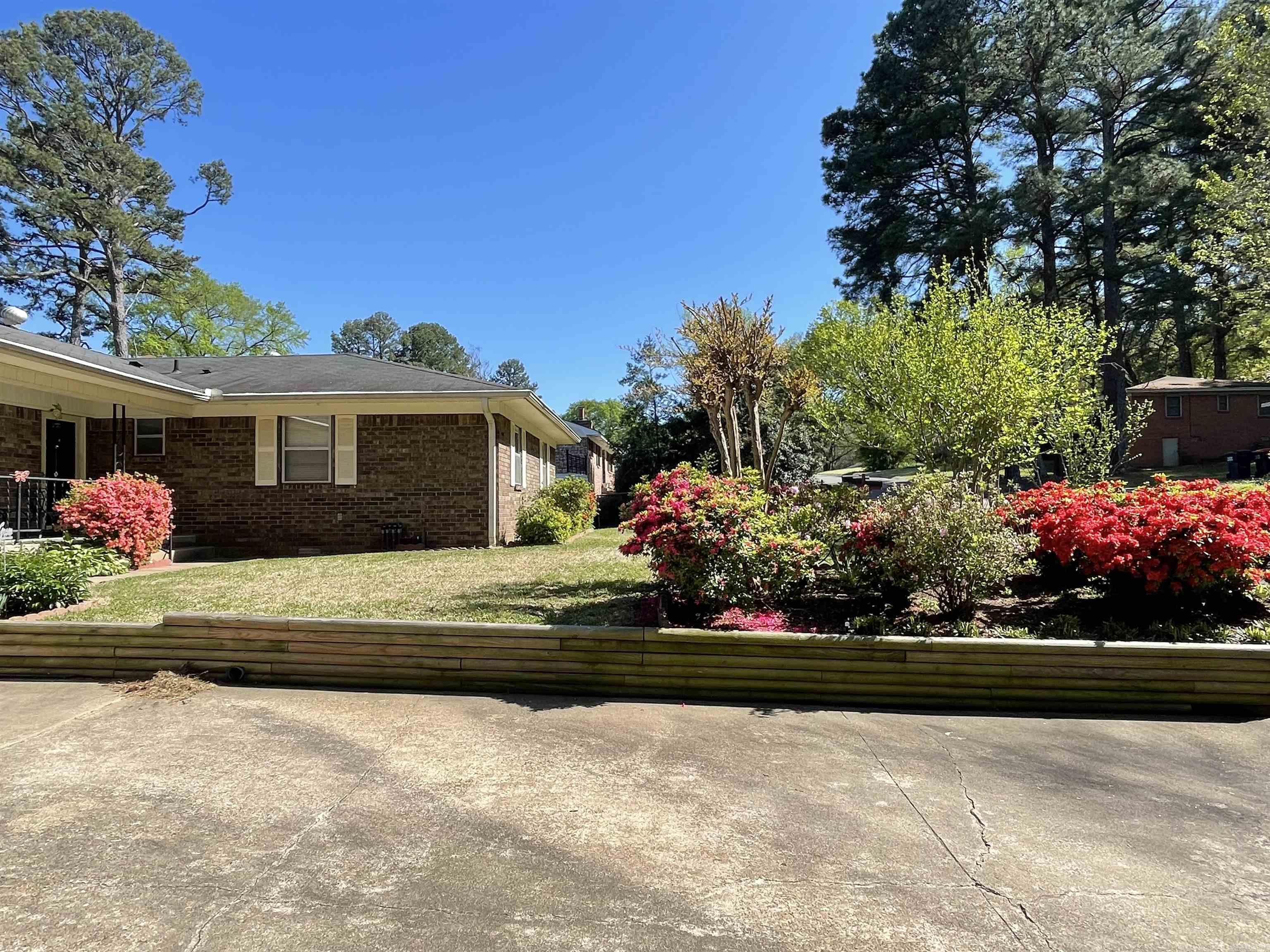 210  Mockingbird  Russellville, AR