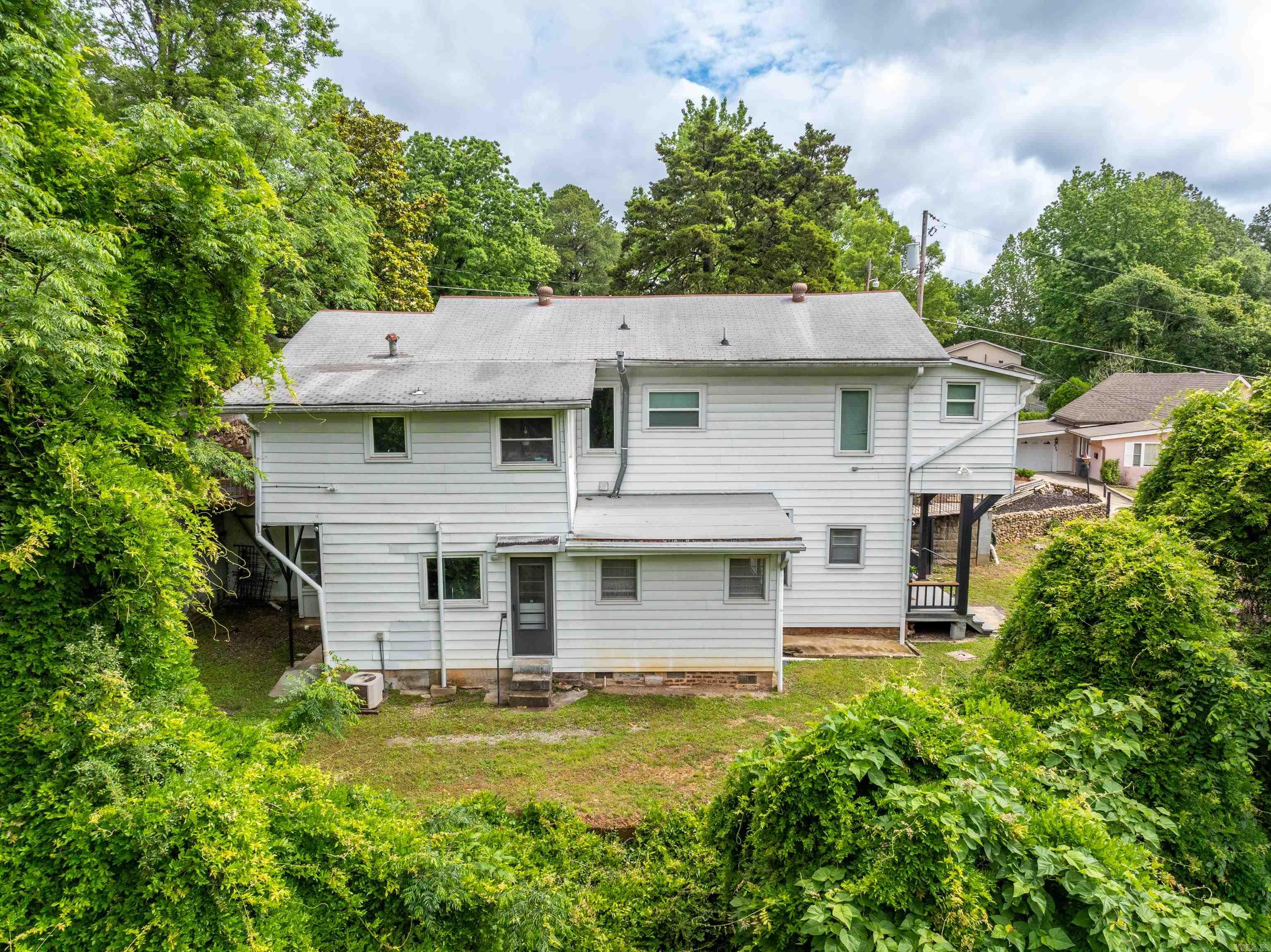 169  Crest  Hot Springs, AR