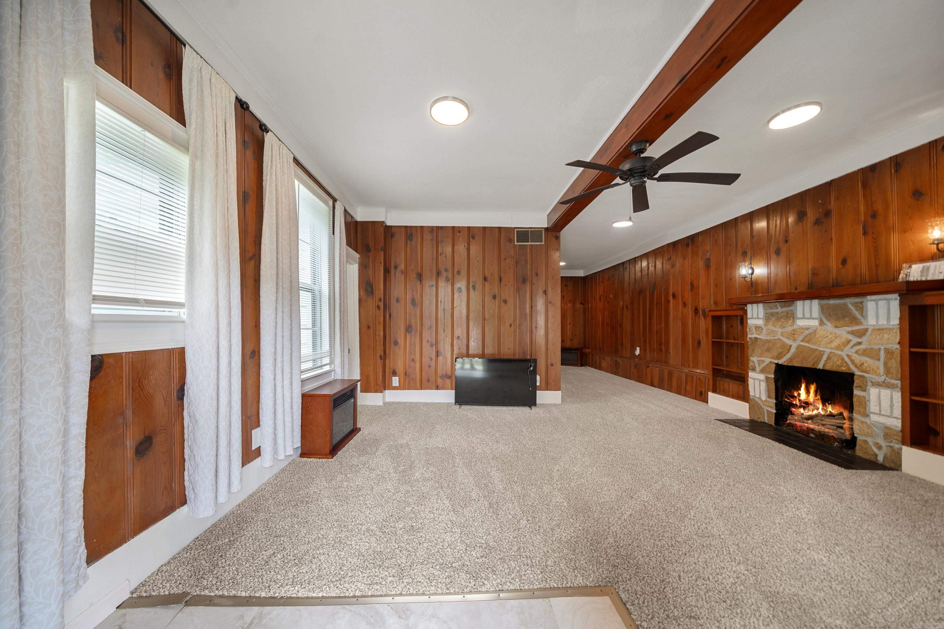 169  Crest  Hot Springs, AR