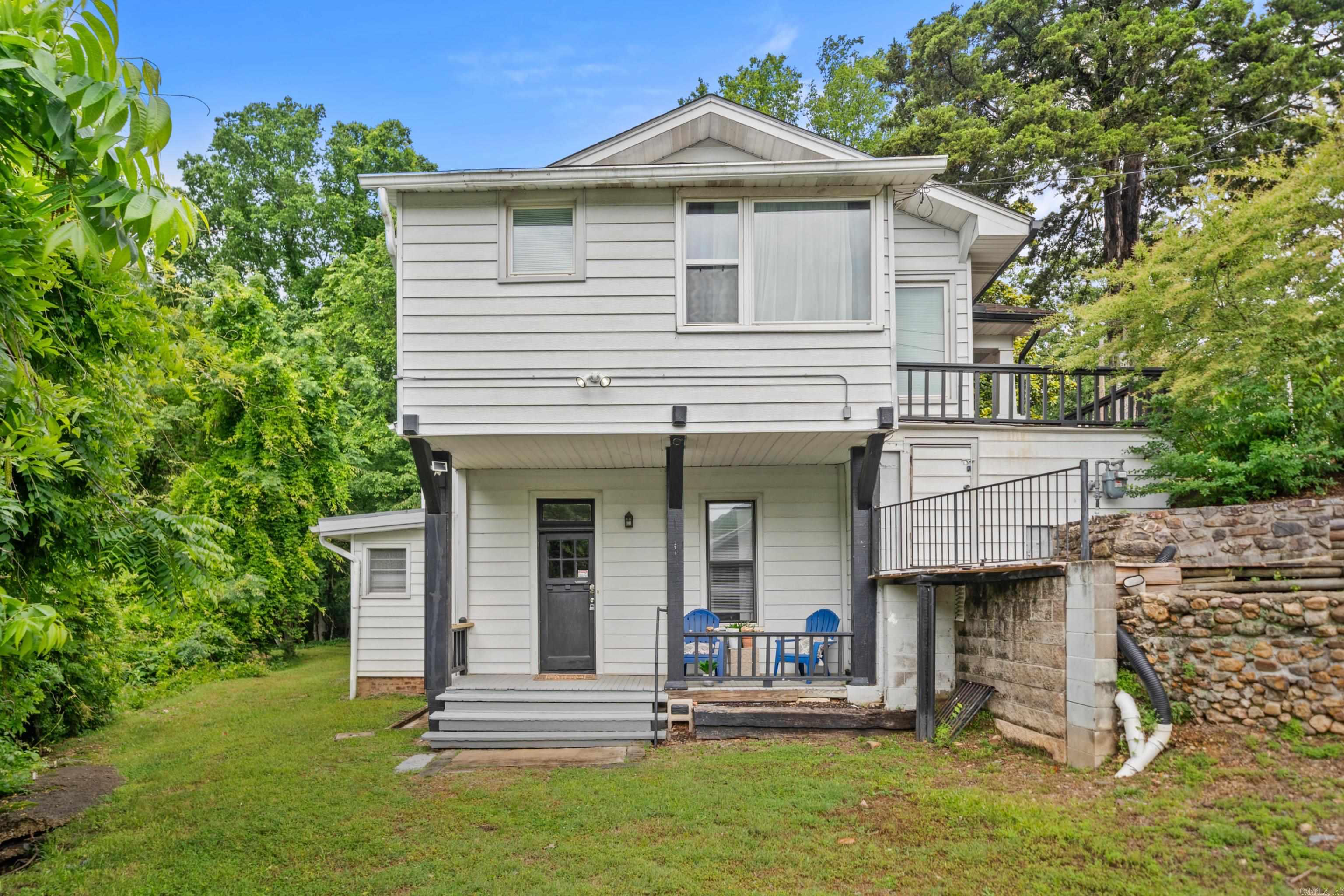 169  Crest  Hot Springs, AR