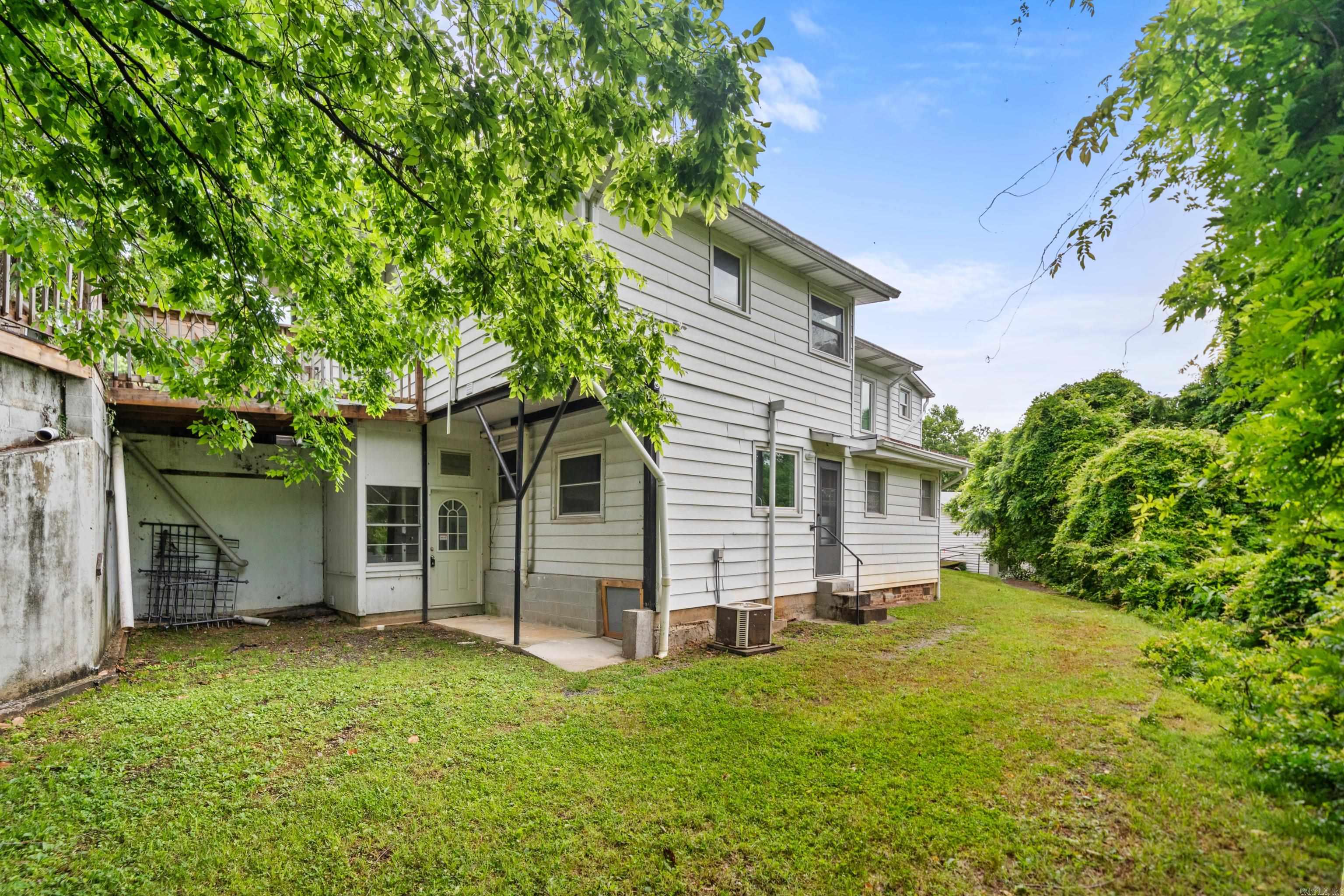 169  Crest  Hot Springs, AR