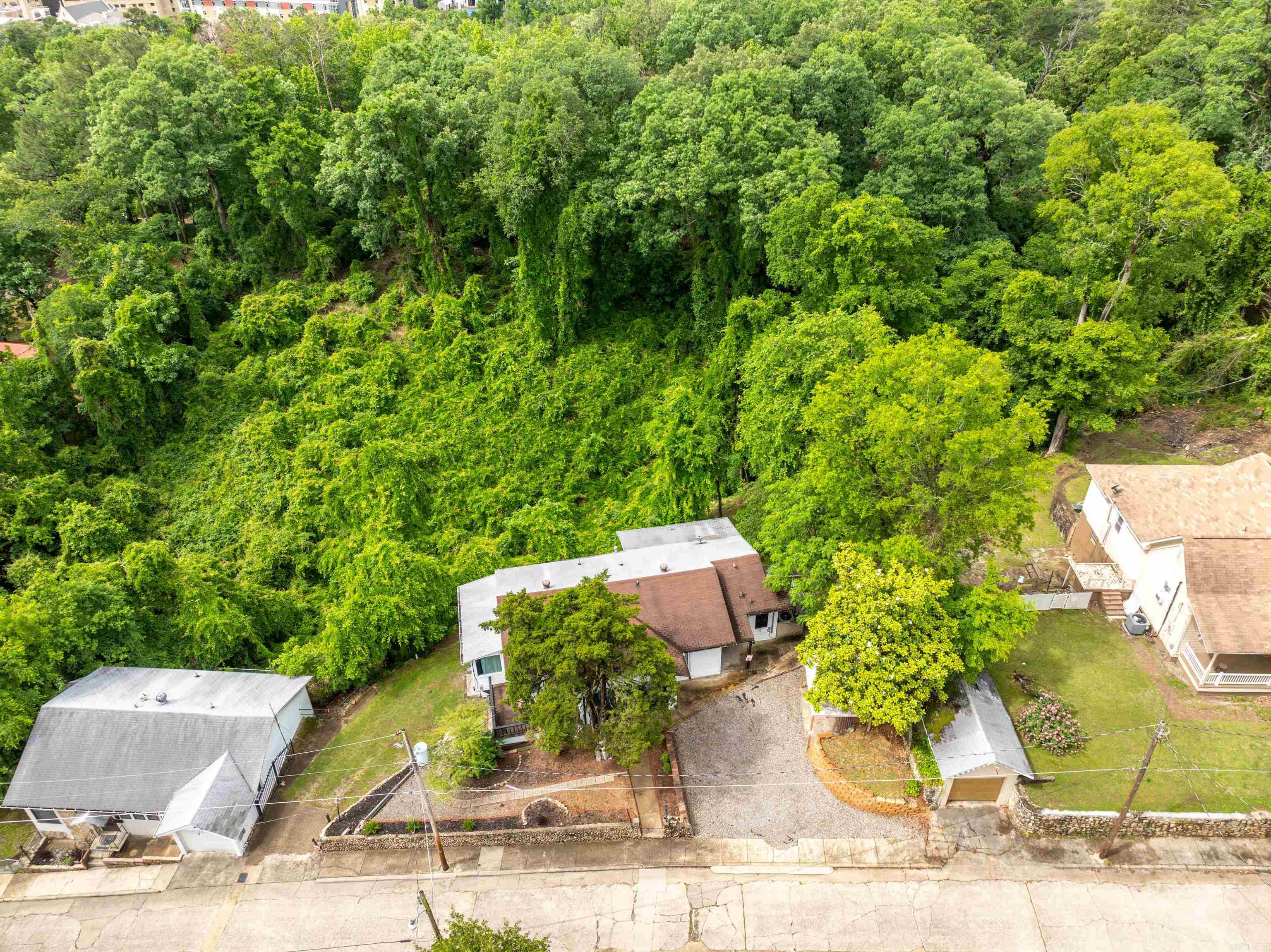 169  Crest  Hot Springs, AR