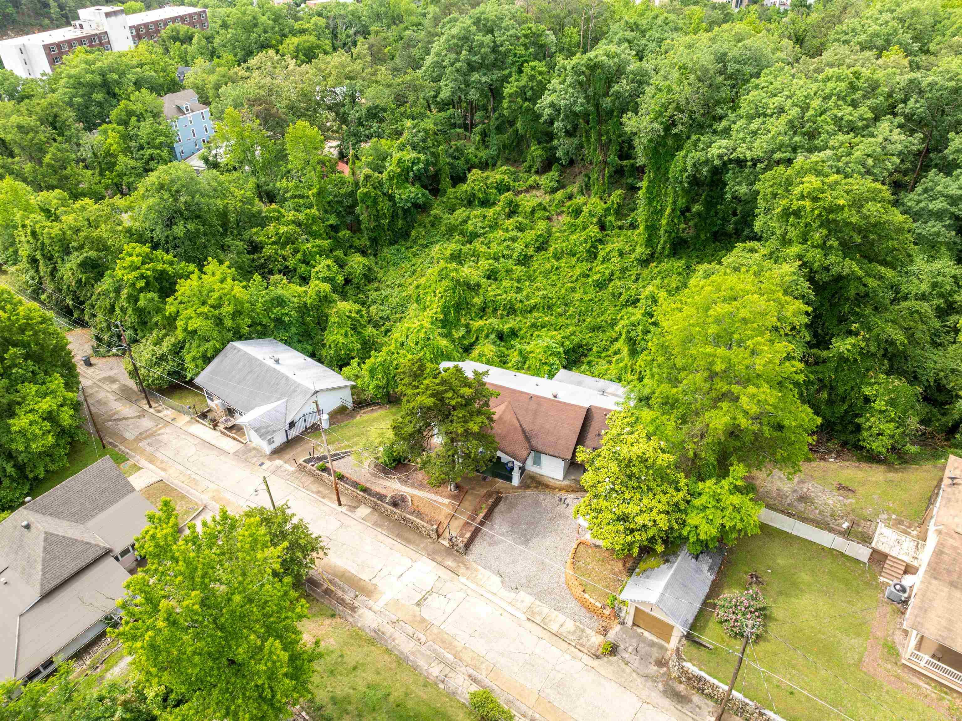 169  Crest  Hot Springs, AR