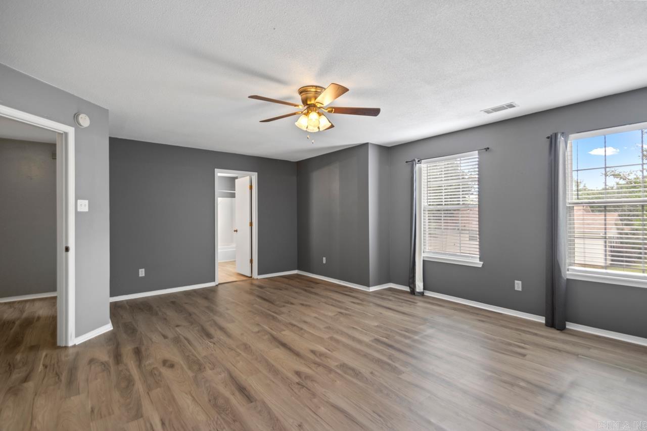 111  Village  Benton, AR