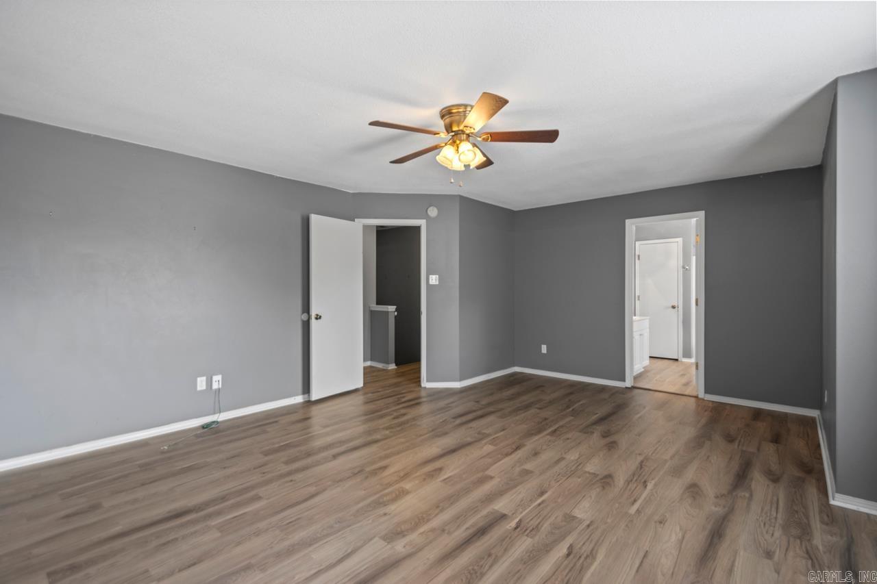 111  Village  Benton, AR