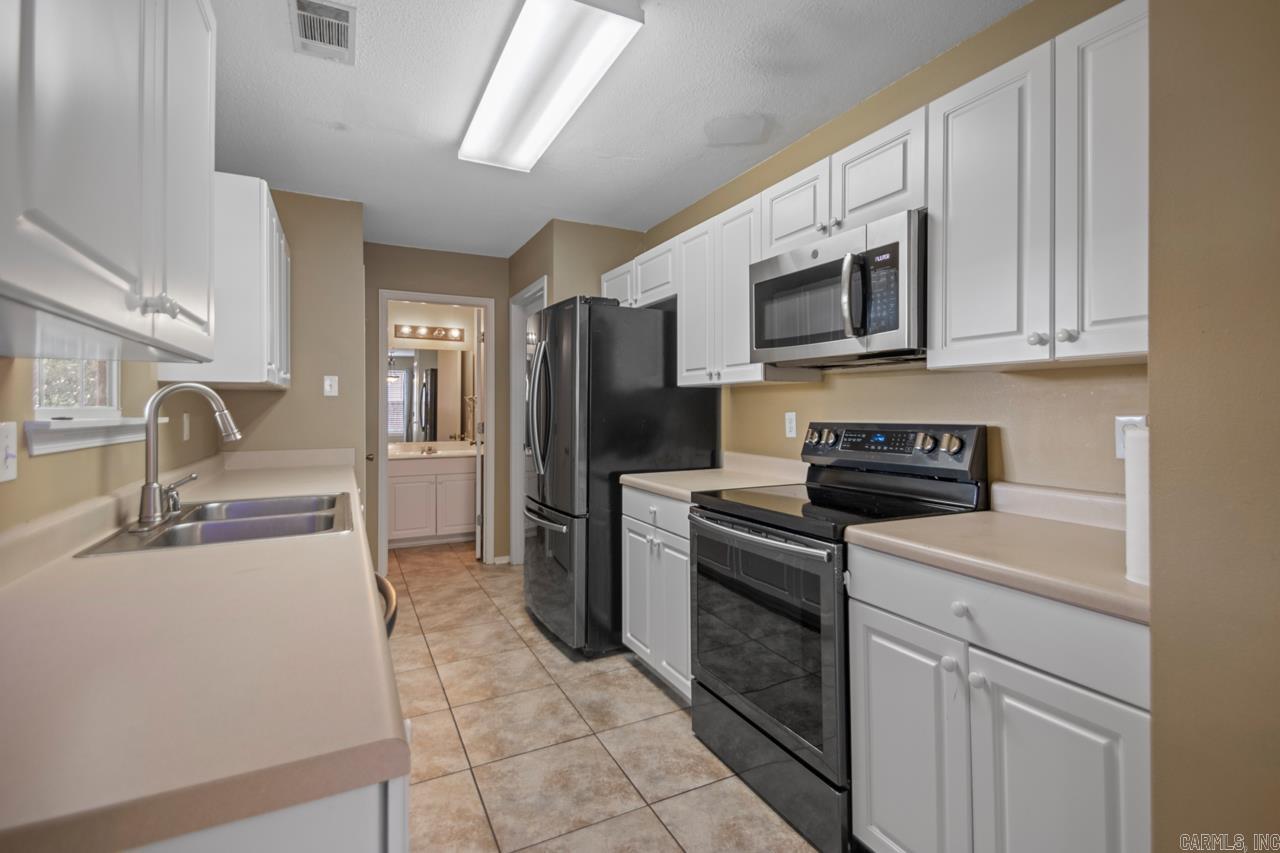 111  Village  Benton, AR