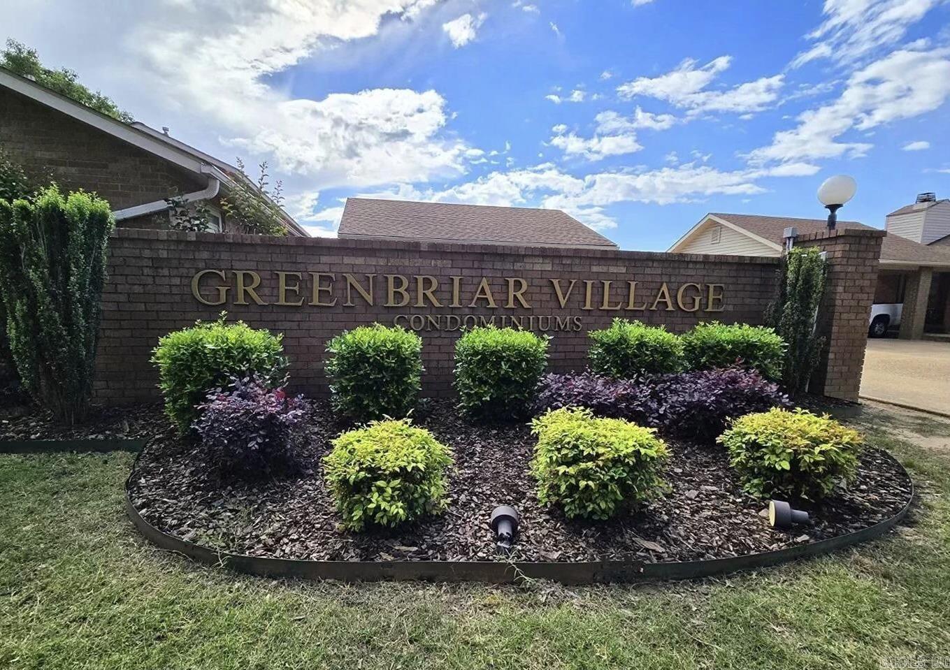 2705 B Greenbriar