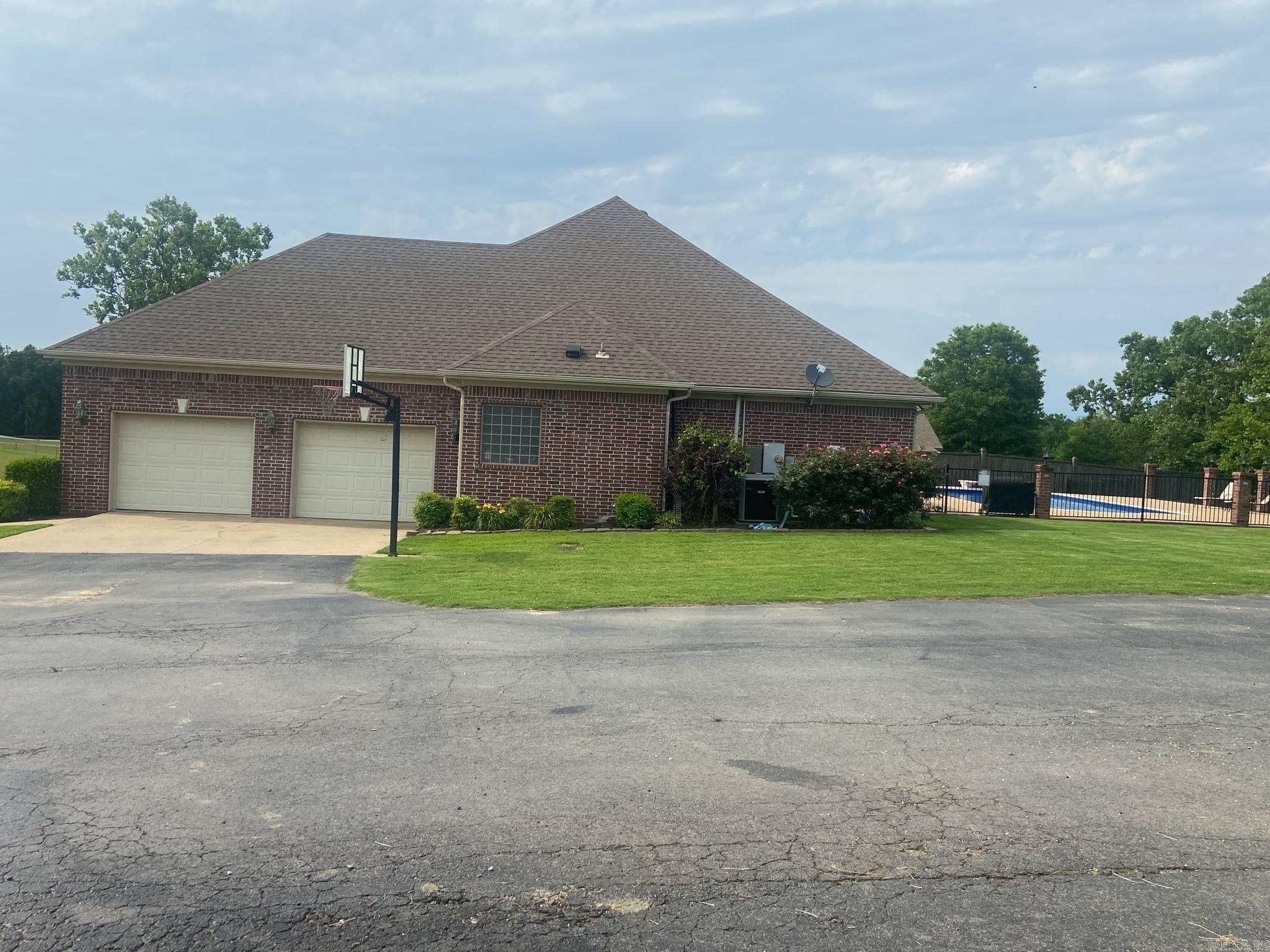 2281  Lookout Mountain Road  Benton, AR