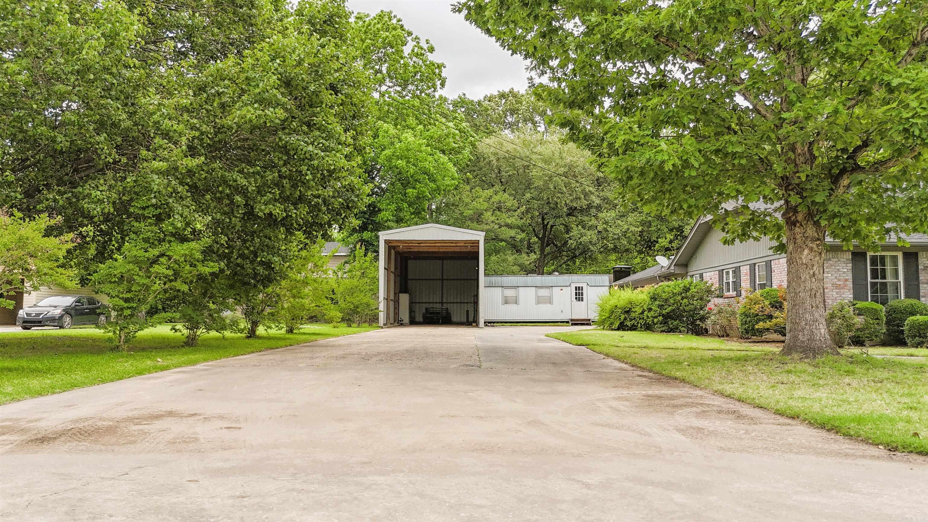 1608 N 3rd McGehee, AR 71654