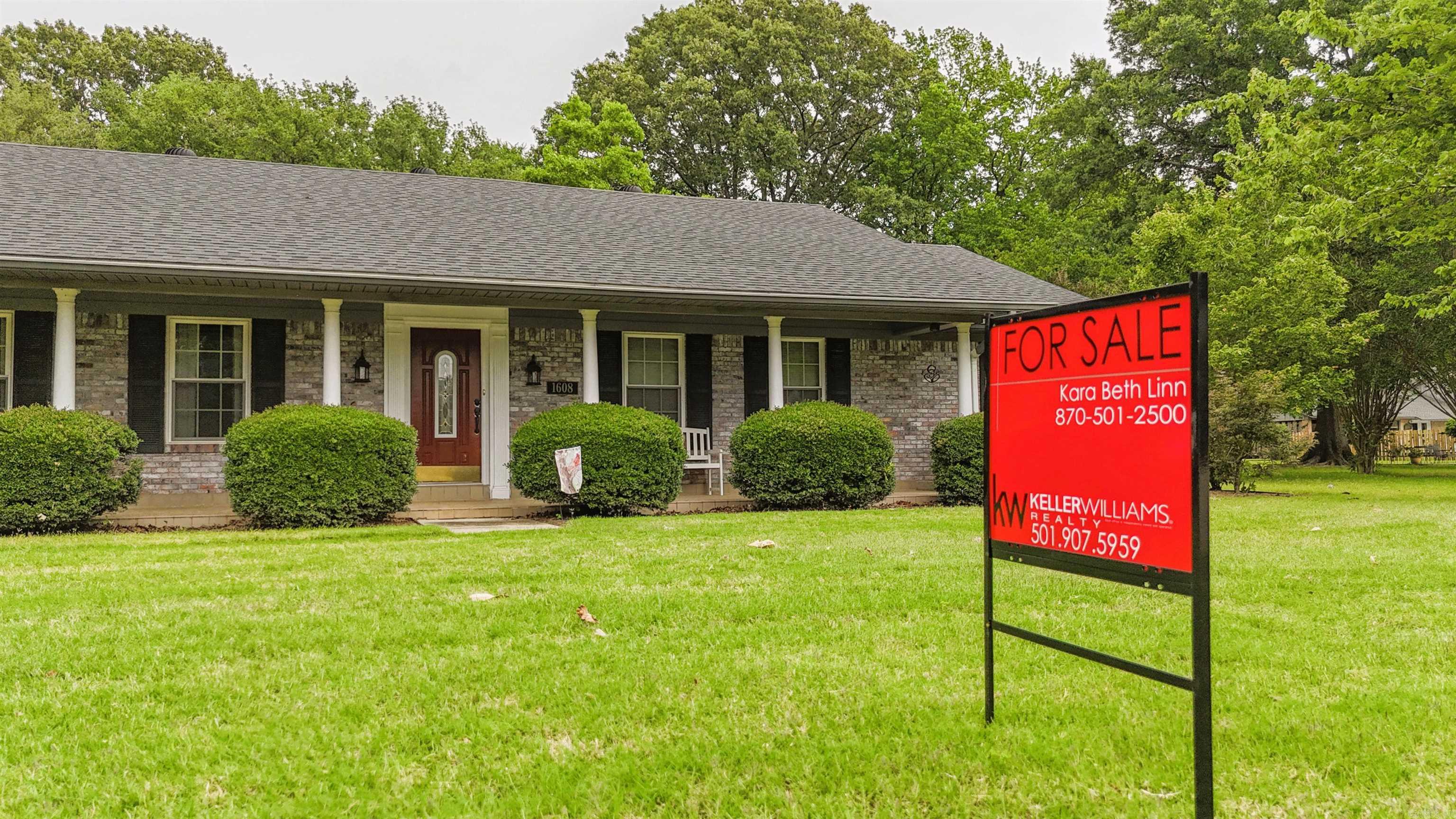 1608 N 3rd McGehee, AR 71654