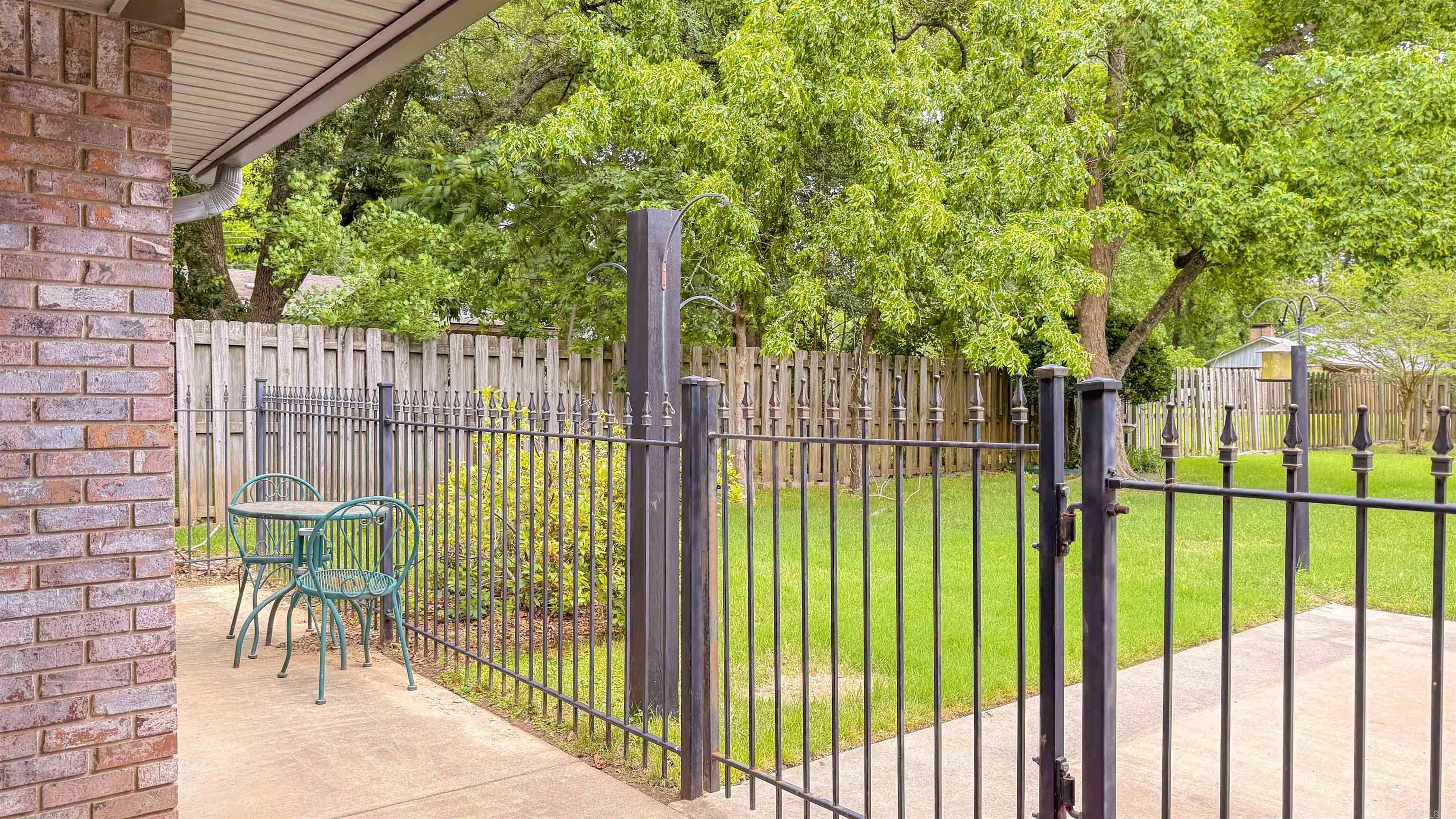 1608 N 3rd McGehee, AR 71654