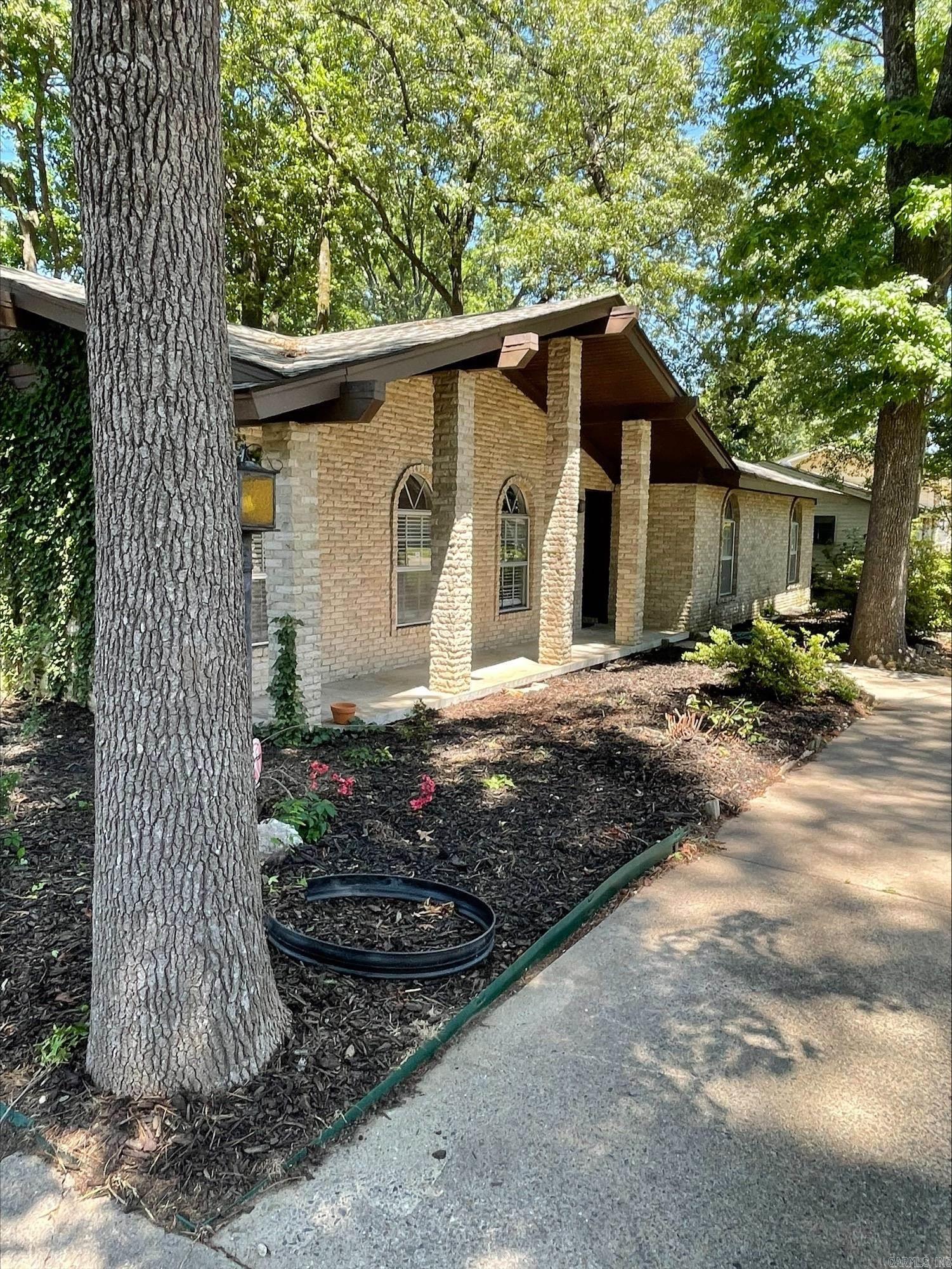 1210 N Jeff Davis St  Jacksonville, AR