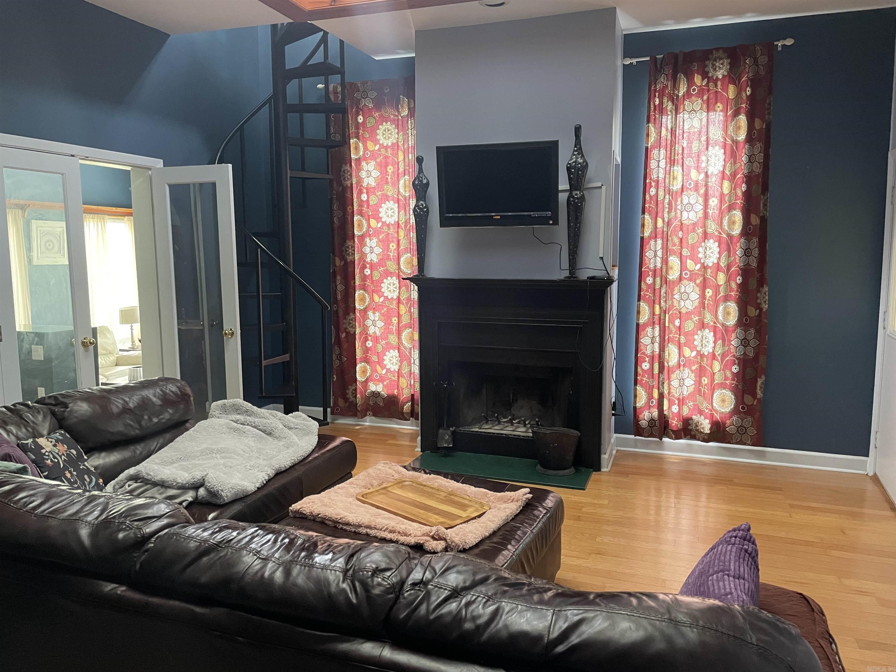1349  Kahoka  Mountain View, AR