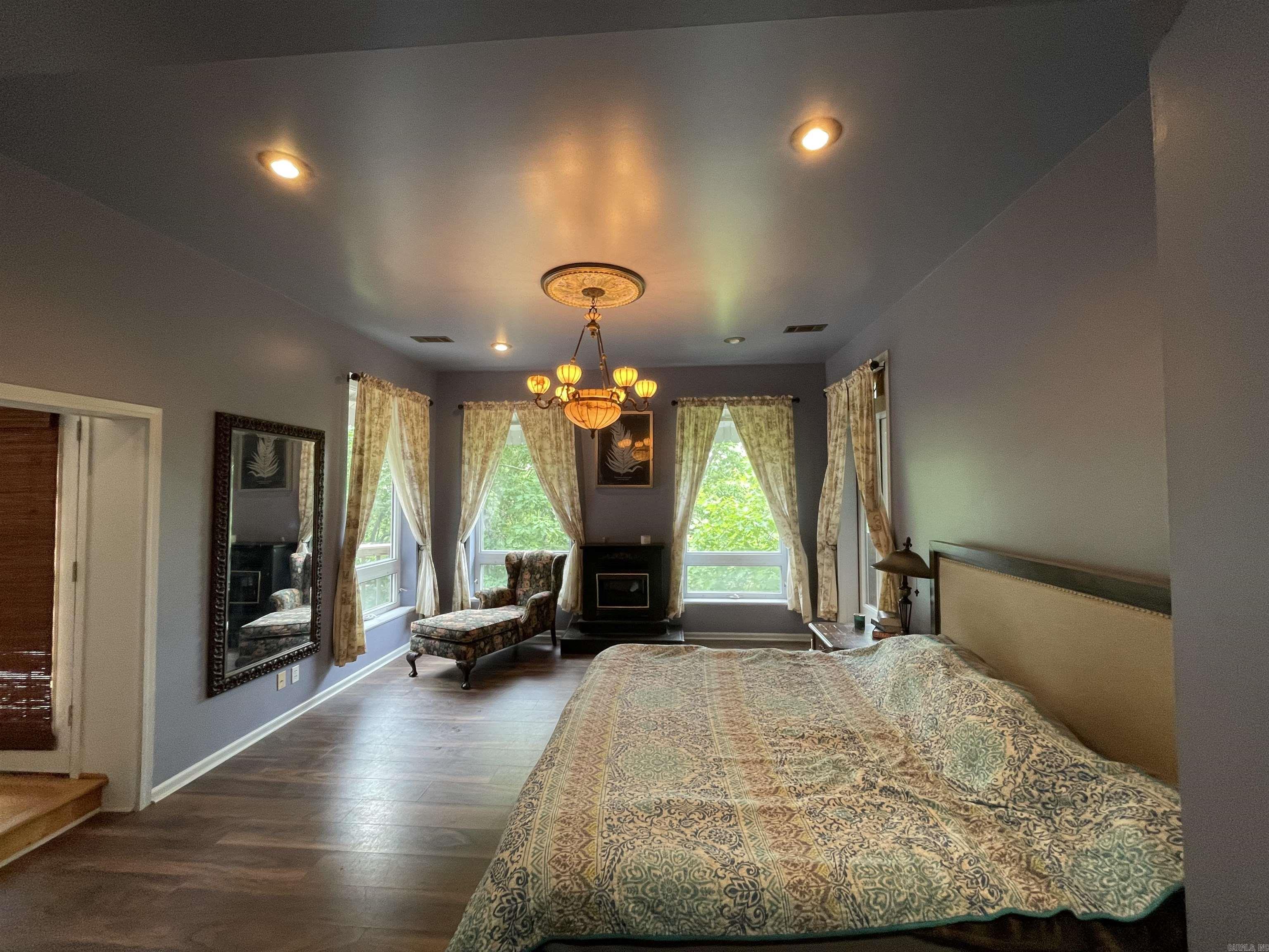 1349  Kahoka  Mountain View, AR