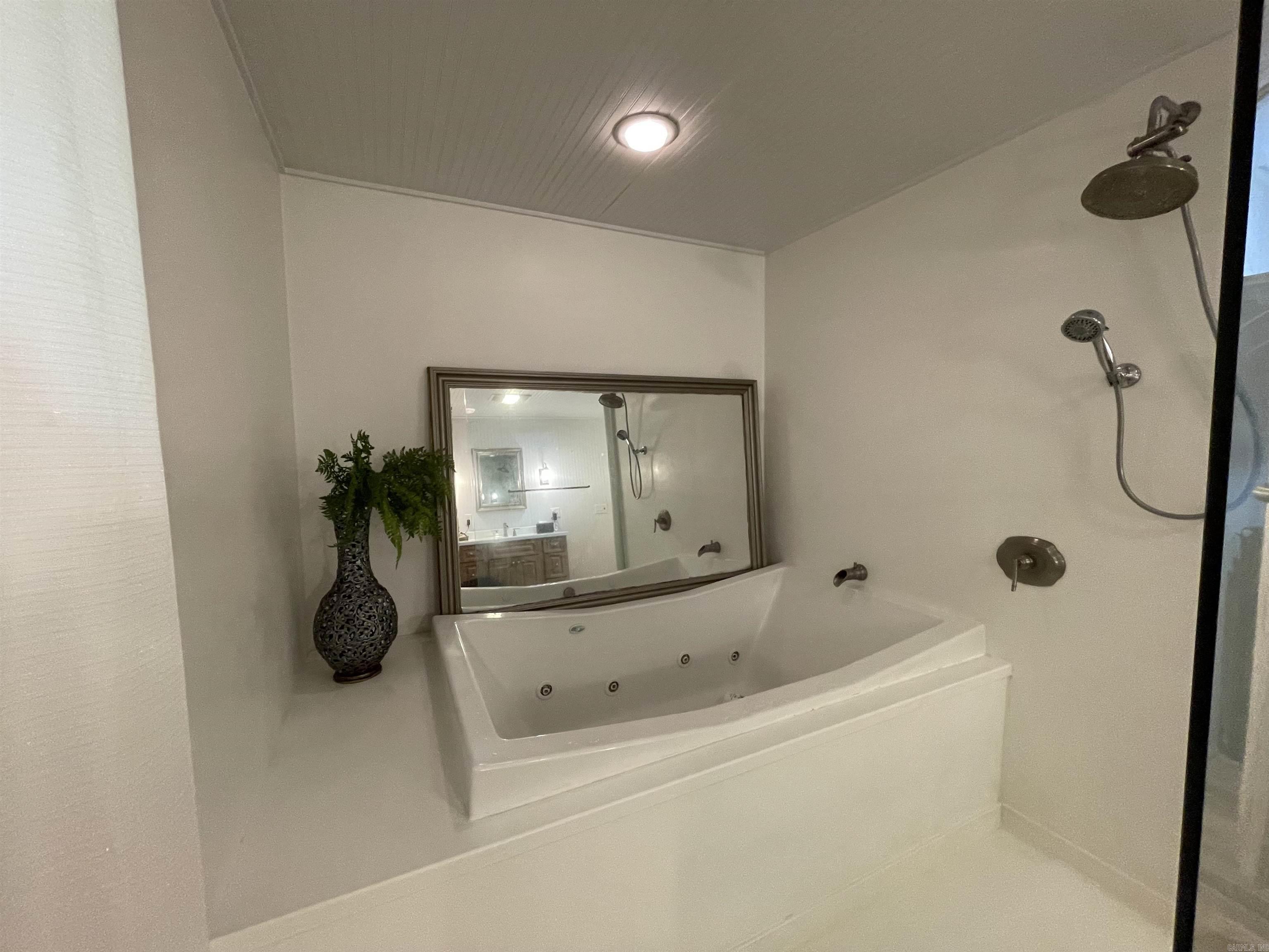 1349  Kahoka  Mountain View, AR