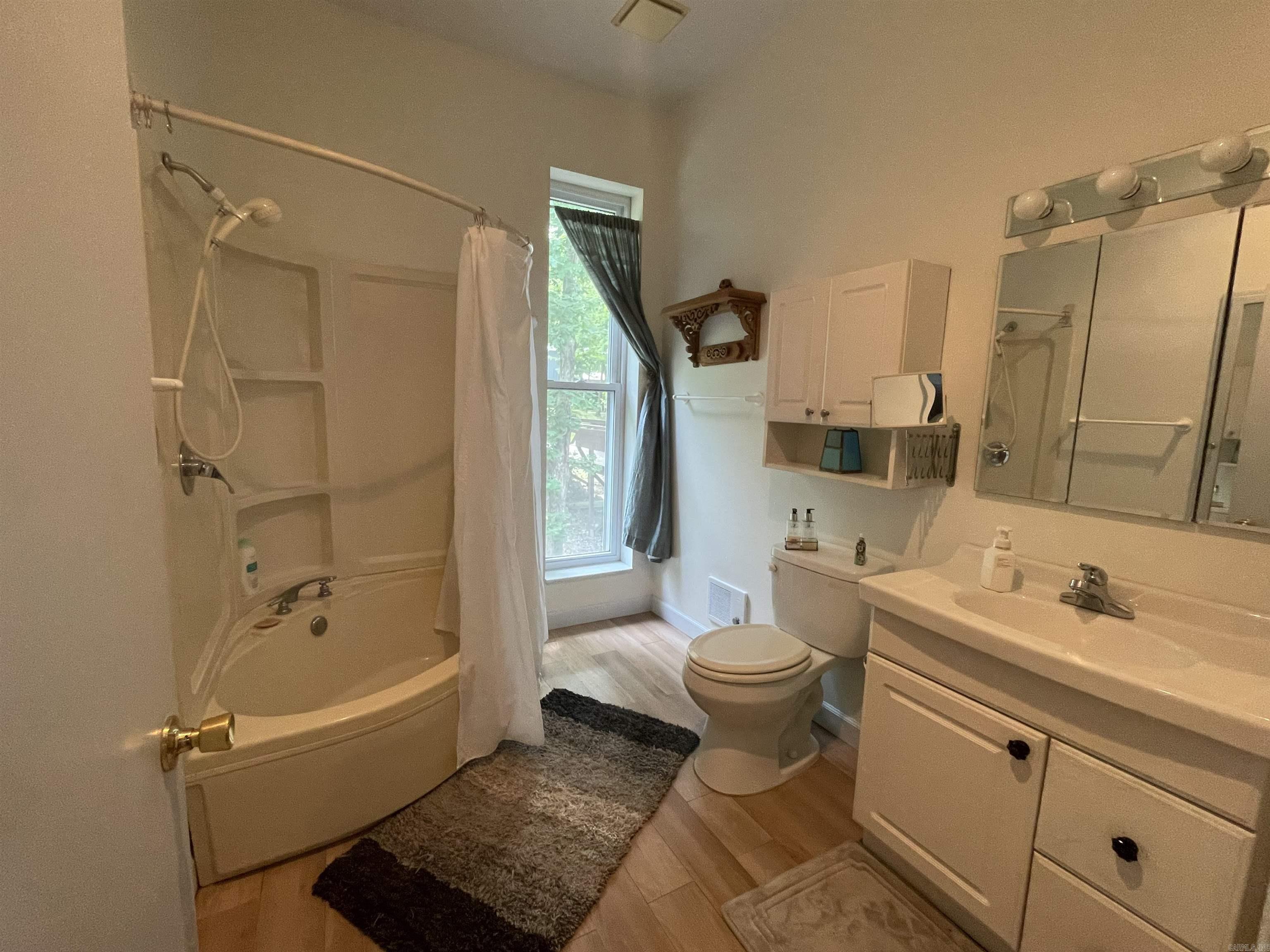 1349  Kahoka  Mountain View, AR