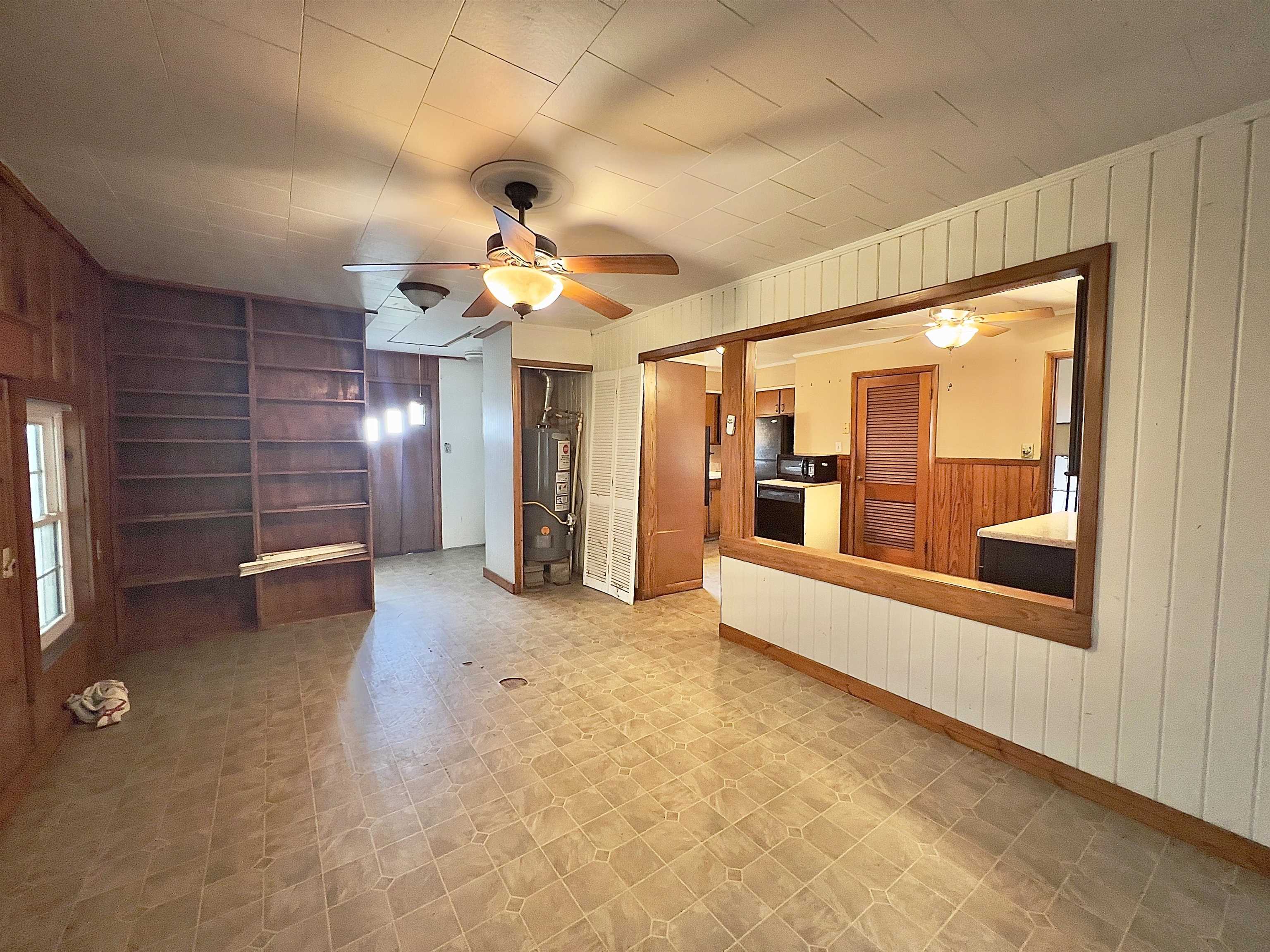 1206 S Main  Leachville, AR