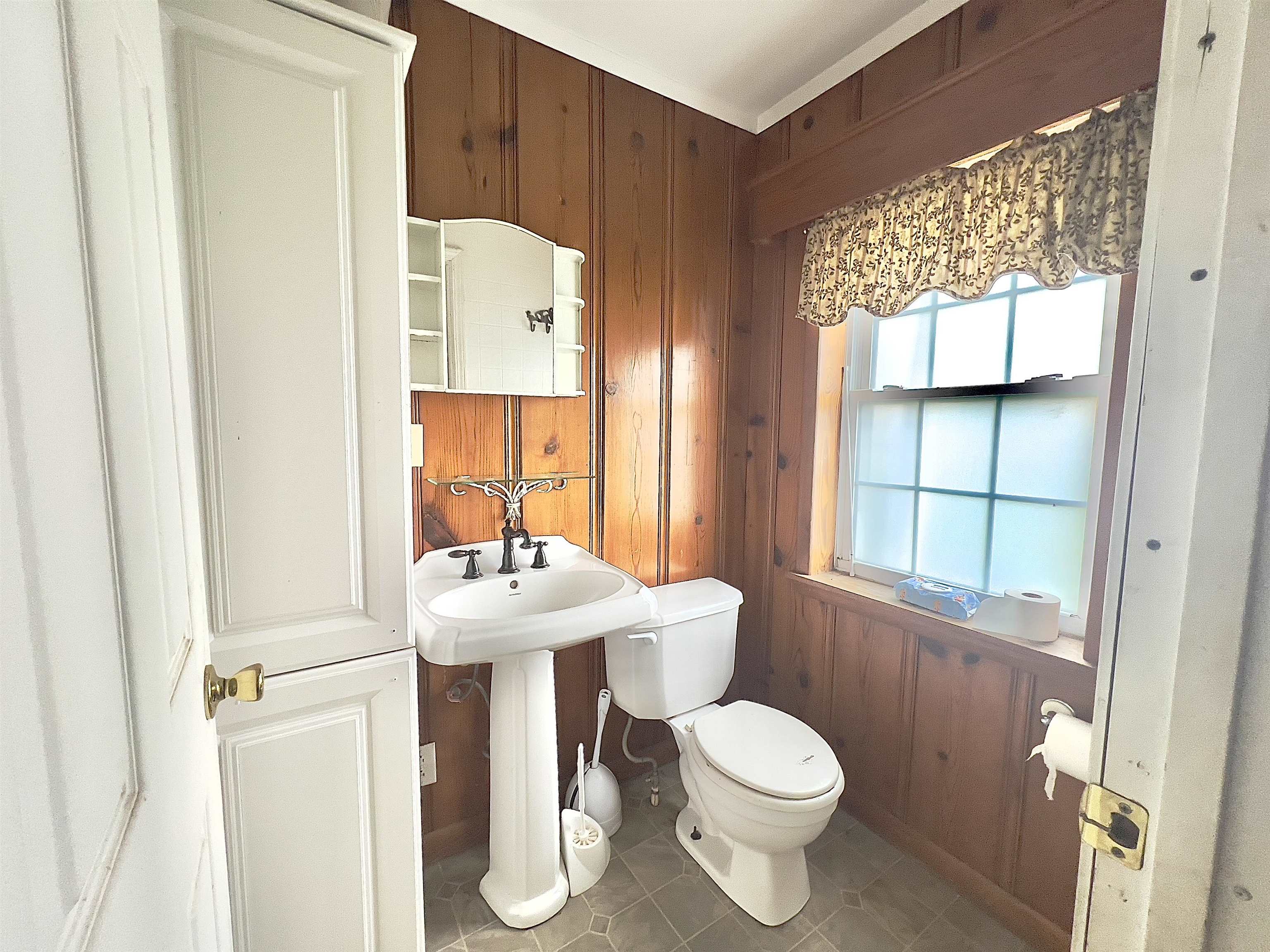 1206 S Main  Leachville, AR