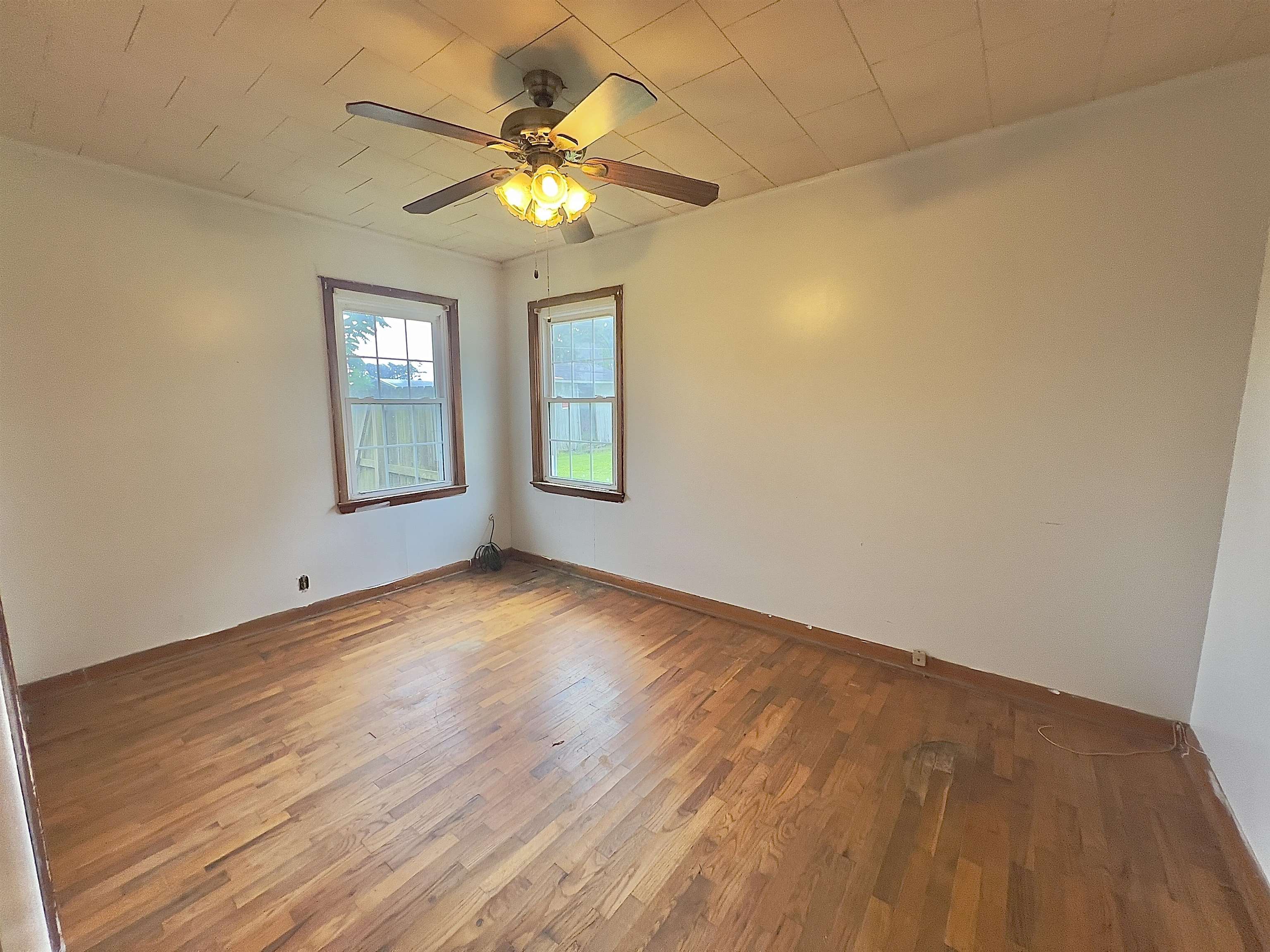 1206 S Main  Leachville, AR