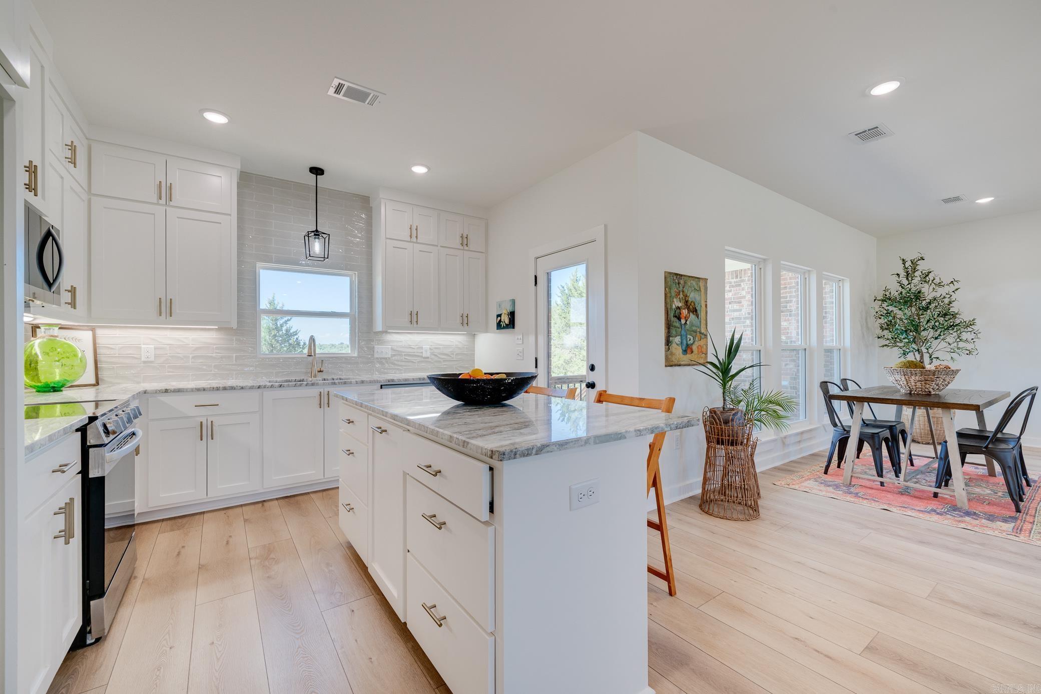 27  Persimmon Ridge  Greenbrier, AR