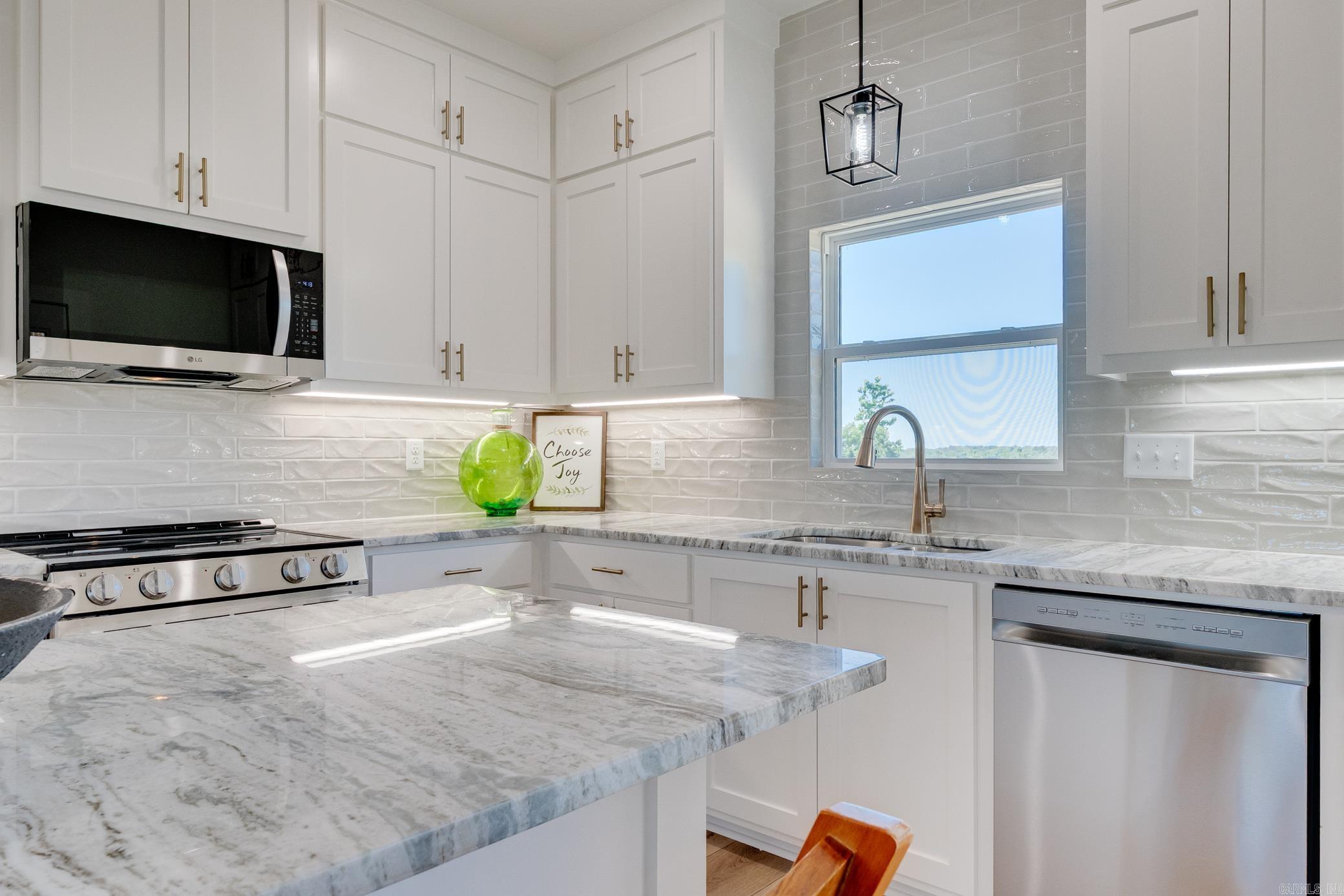 27  Persimmon Ridge  Greenbrier, AR