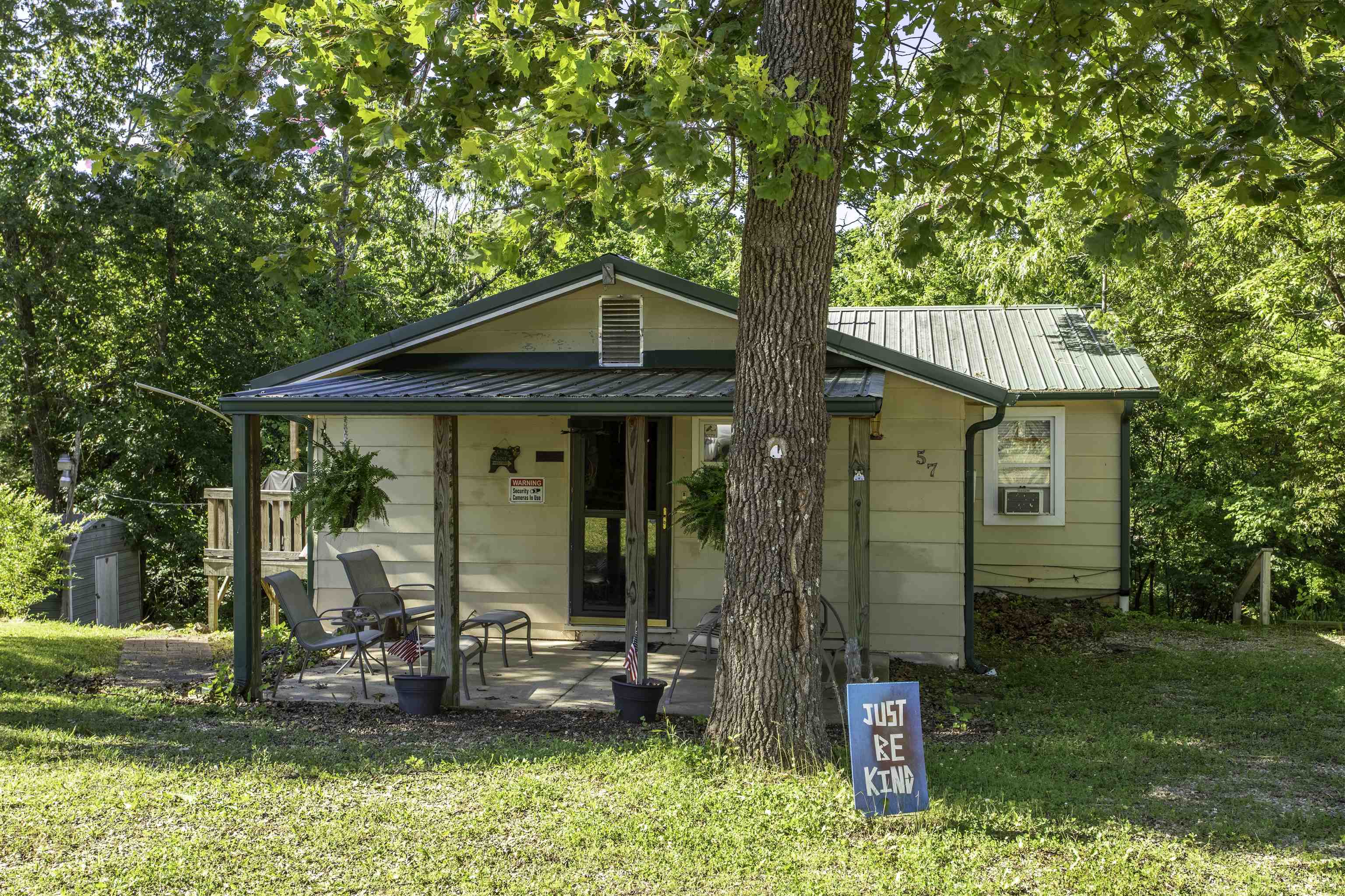 57  Valley Heart  Highland, AR