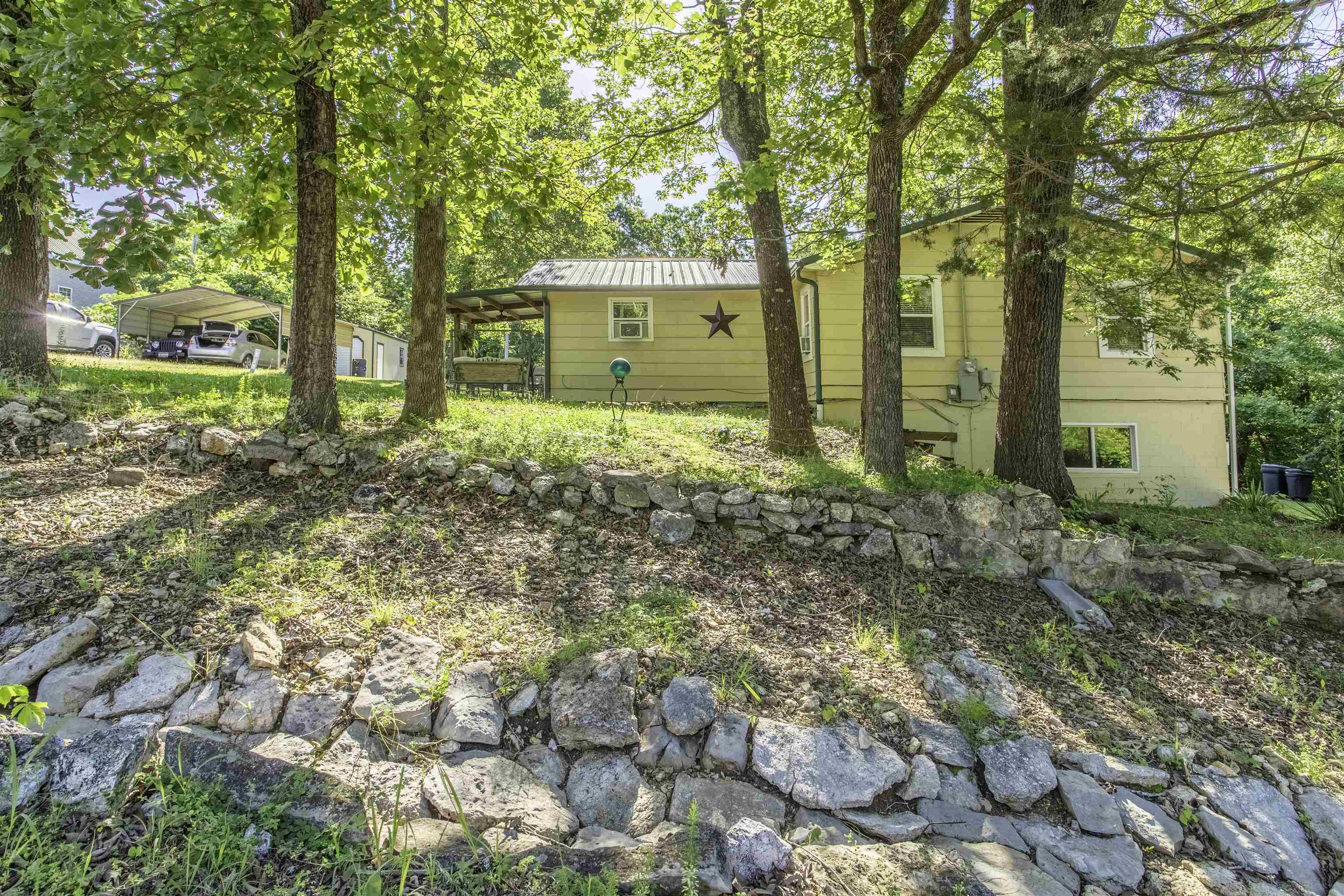 57  Valley Heart  Highland, AR