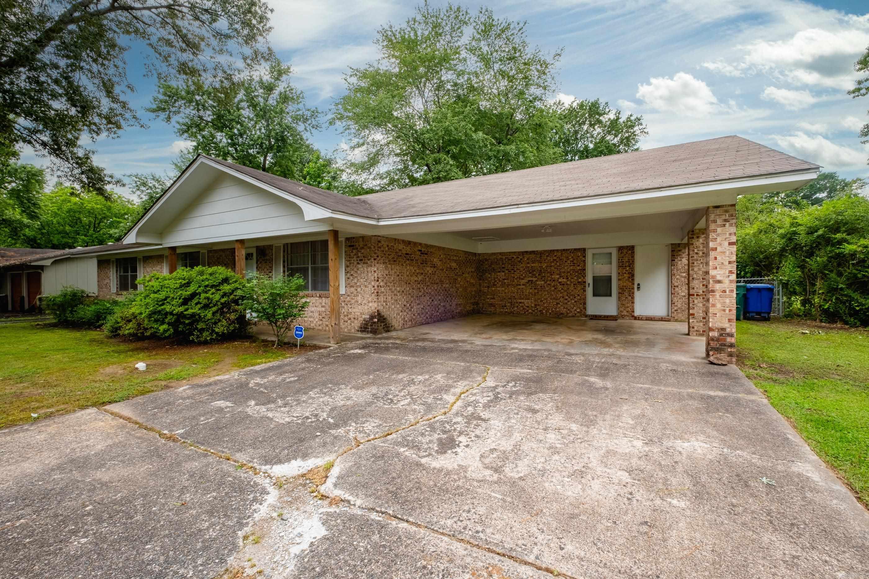 123  Shamrock  Conway, AR