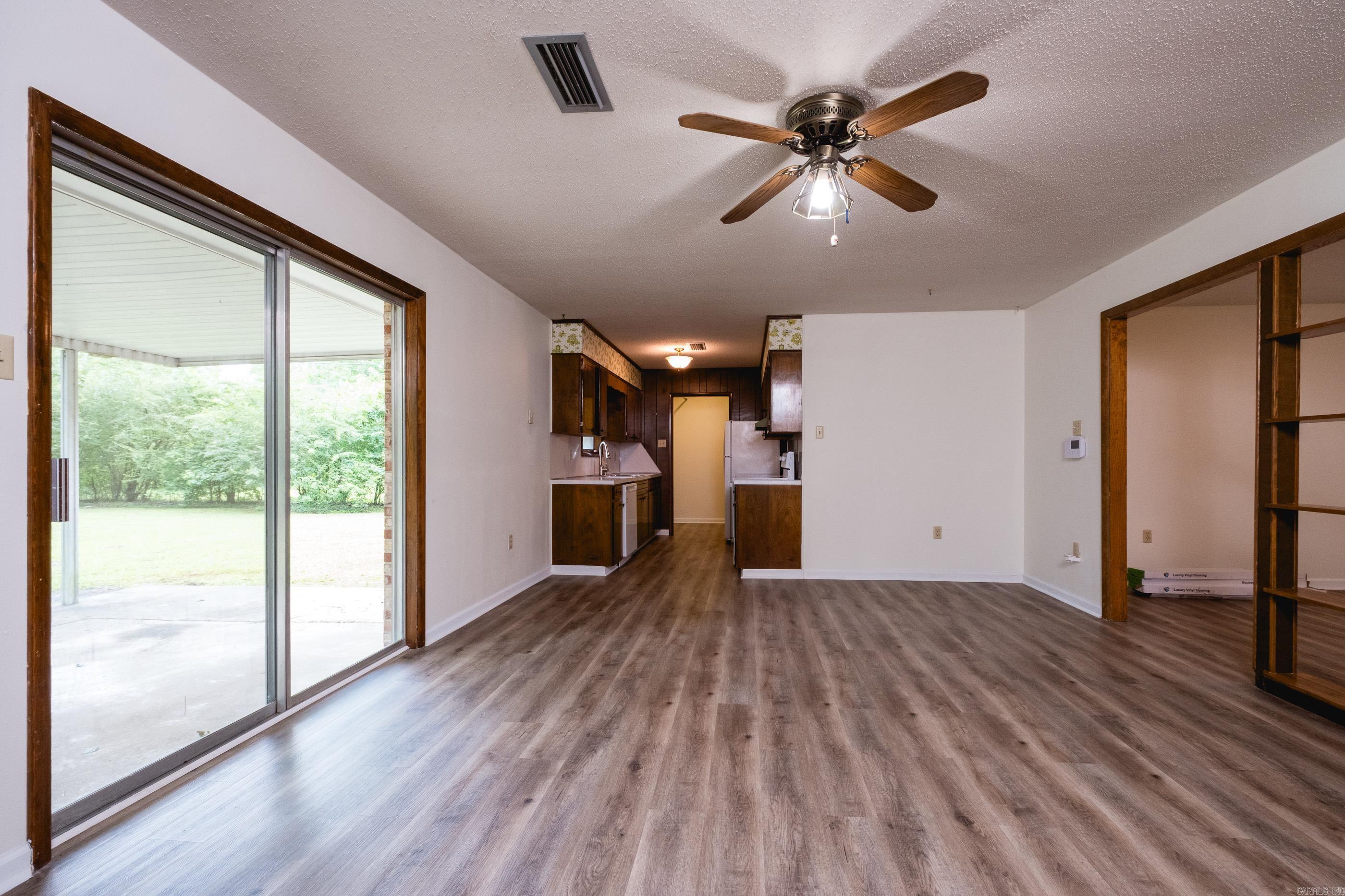 123  Shamrock  Conway, AR