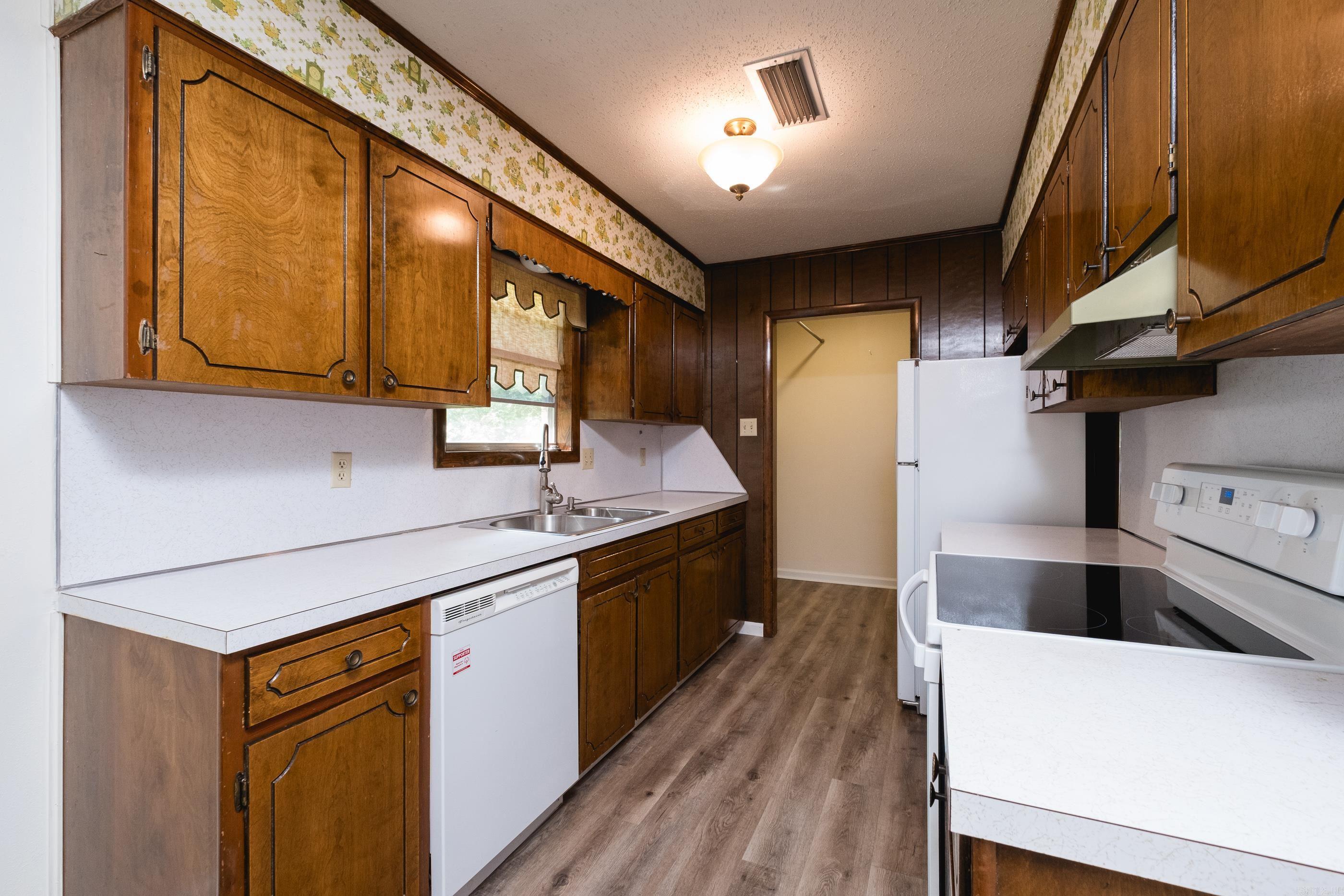 123  Shamrock  Conway, AR