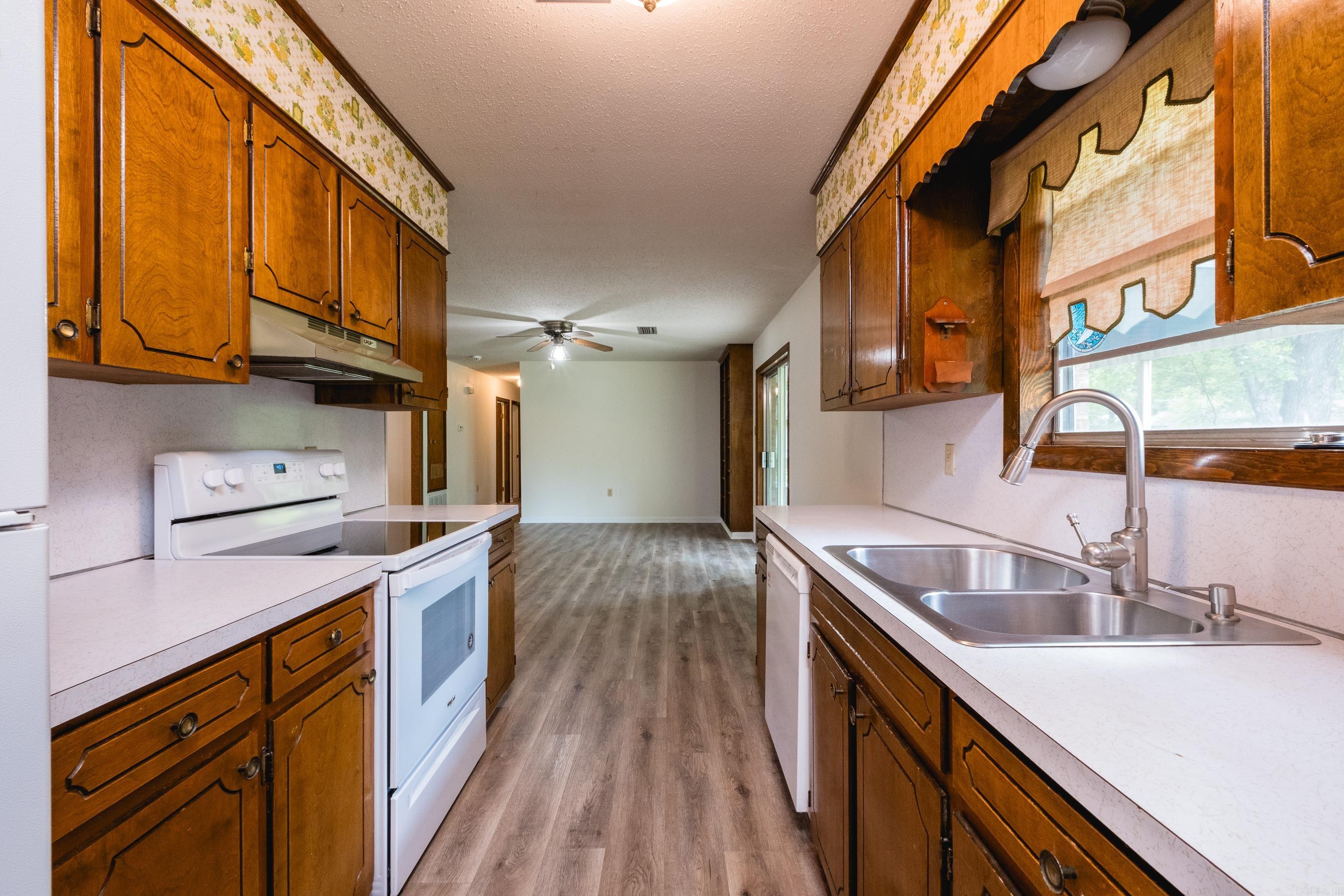 123  Shamrock  Conway, AR