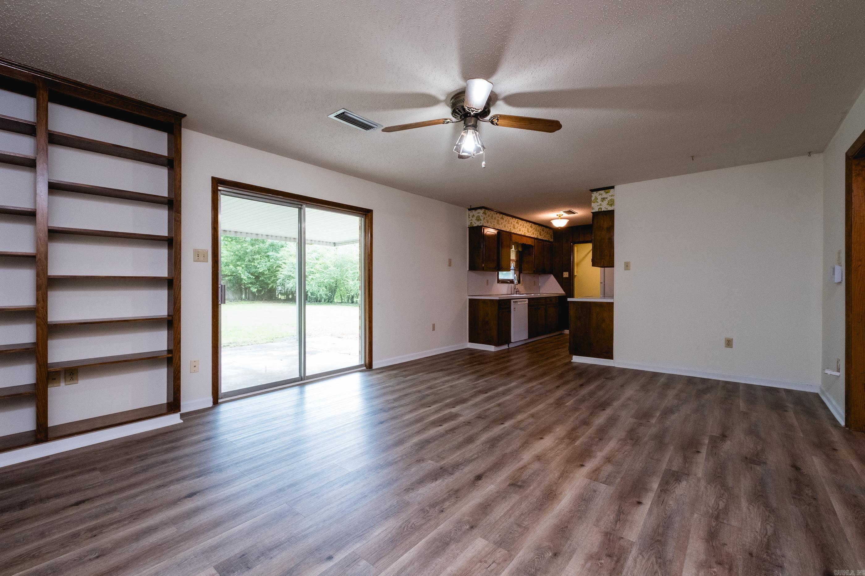 123  Shamrock  Conway, AR