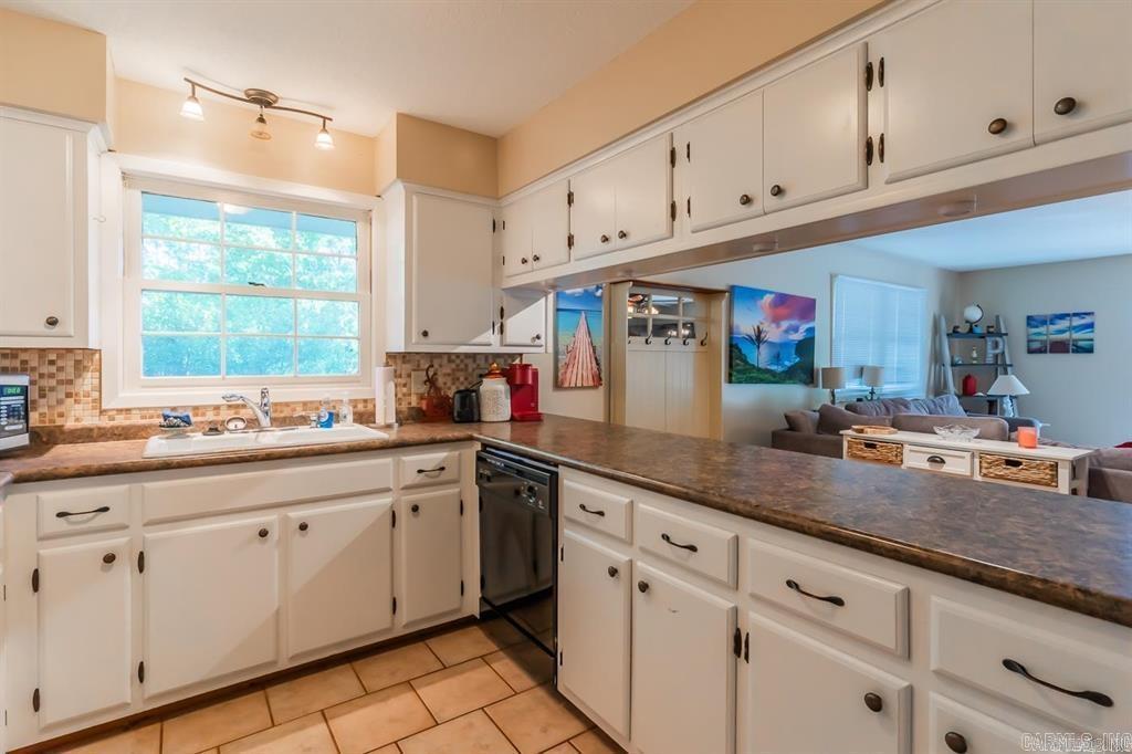 111 W Lakeshore Dr W  Cherokee Village, AR