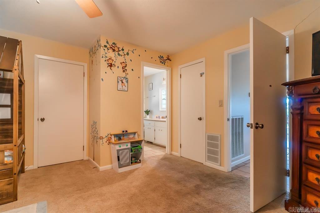 111 W Lakeshore Dr W  Cherokee Village, AR